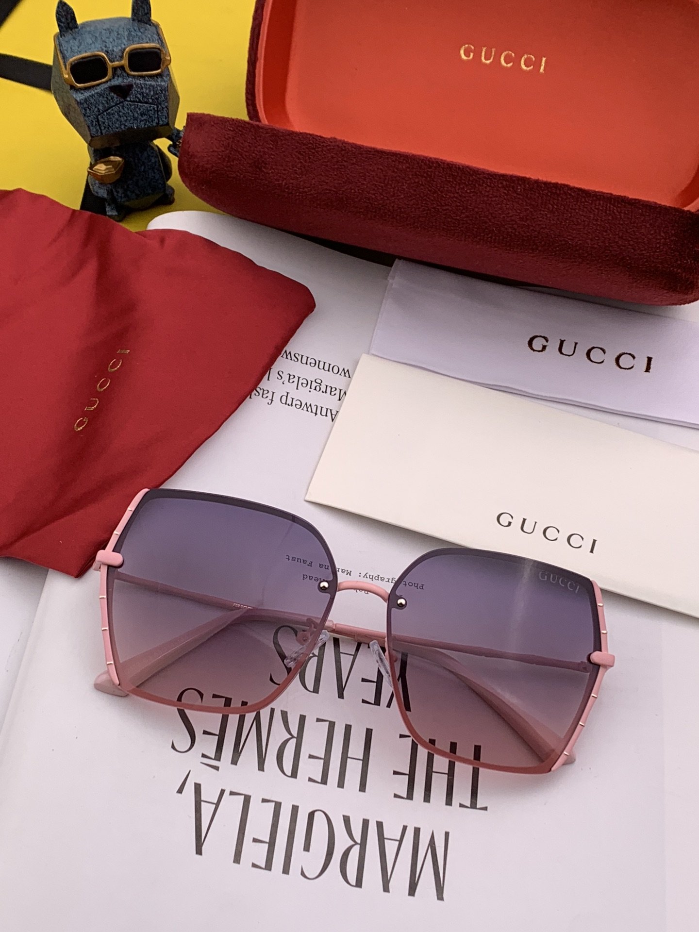 Gucci Oversize Oval-Frame Sunglasses