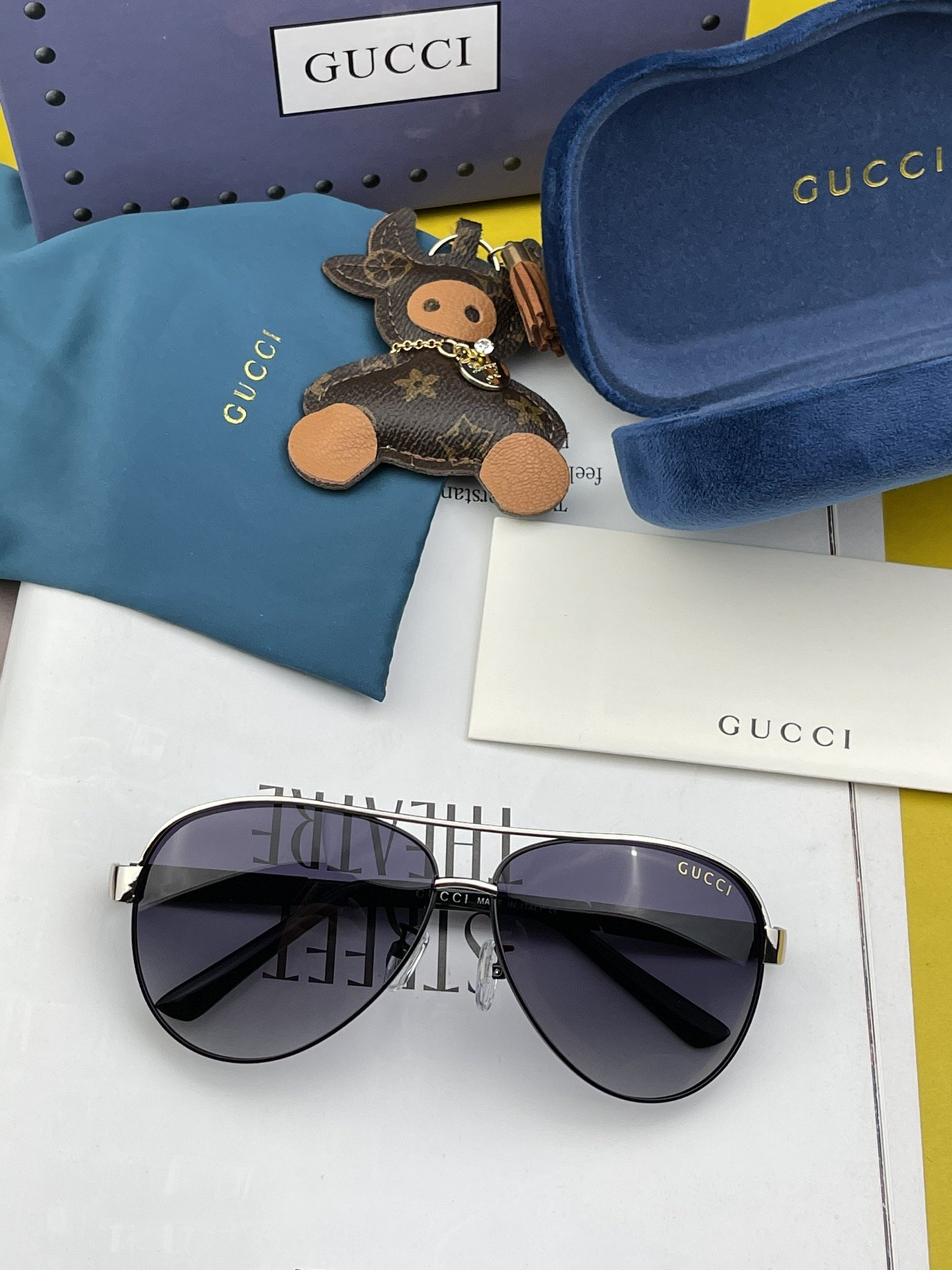 Gucci Oversize Oval-Frame Sunglasses