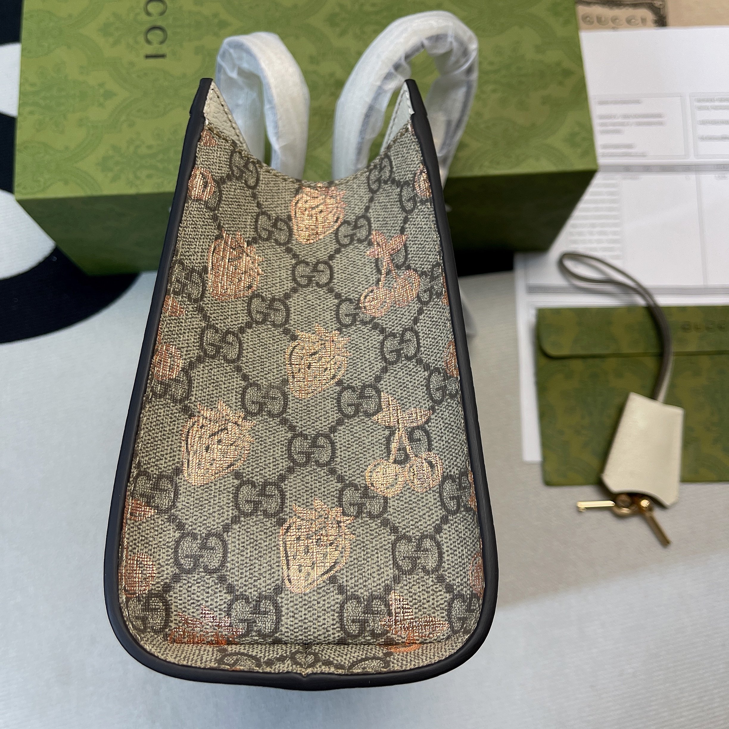 Gucci Padlock Small Gucci Strawberry Shoulder Bag Beige For Women, Women’s Bags 10in/26cm GG