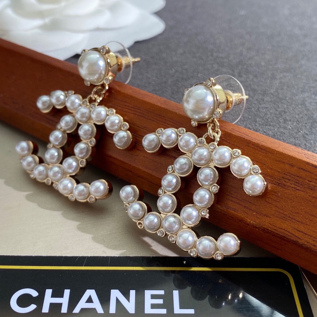 Gucci Pearl Earrings White For Women