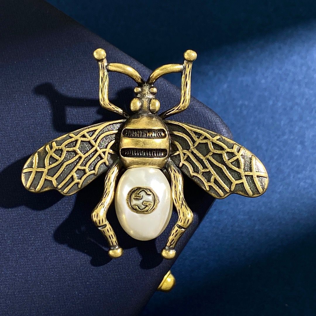 Gucci Pearl Red Diamond Bee Brooch Gold For Women