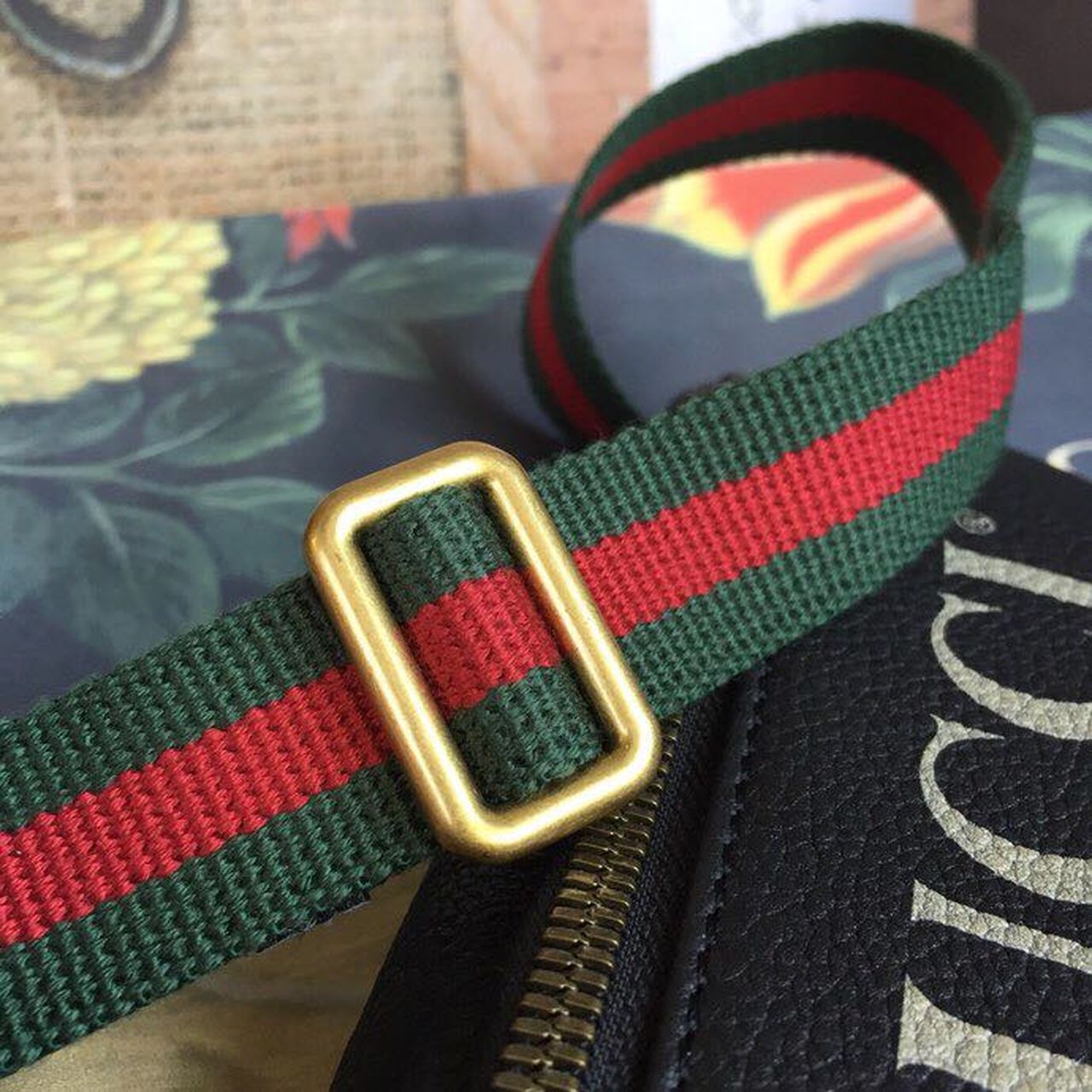 Gucci Print Waist Belt Bag Black For Women And Men 11in/27cm GG 527792