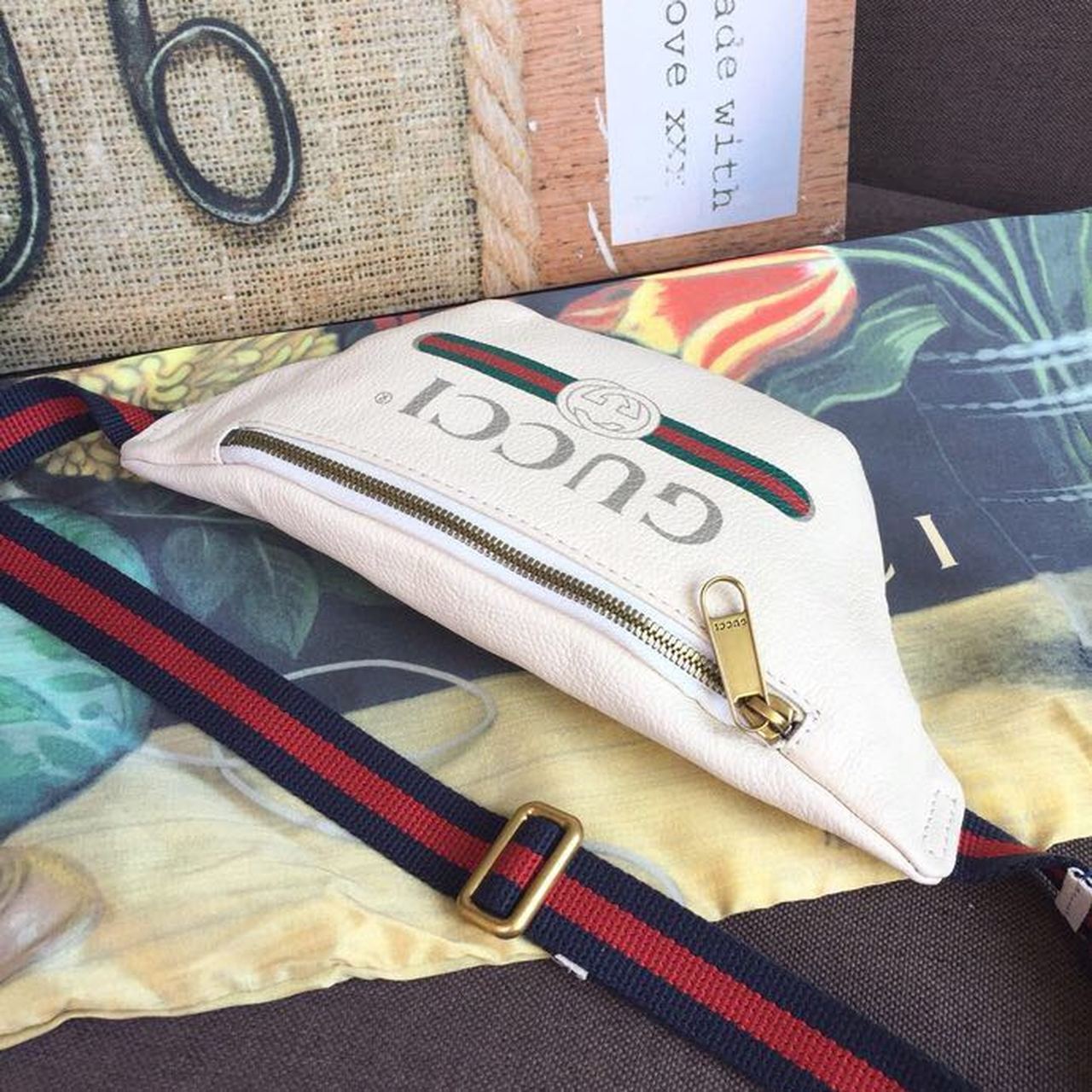Gucci Print Waist Belt Bag White For Women And Men 11in/27cm GG 527792