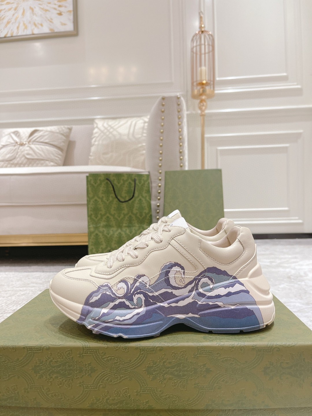 Gucci Rhyton Sneaker With Wave White For Men 576052-DRW00-9522