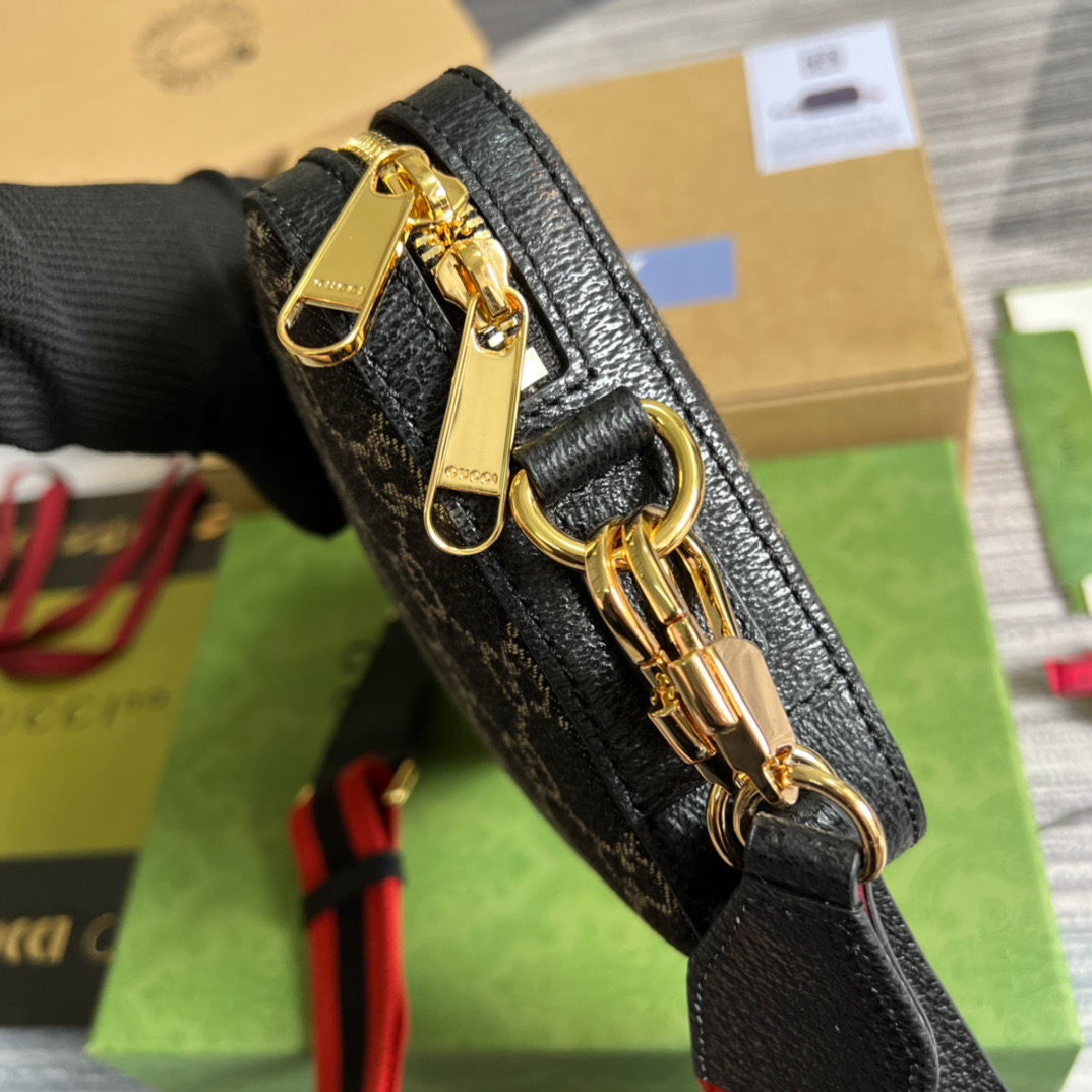 Gucci Shoulder Bag With Interlocking G Black And White GG Supreme Canvas For Women  9.6in/24.5cm GG