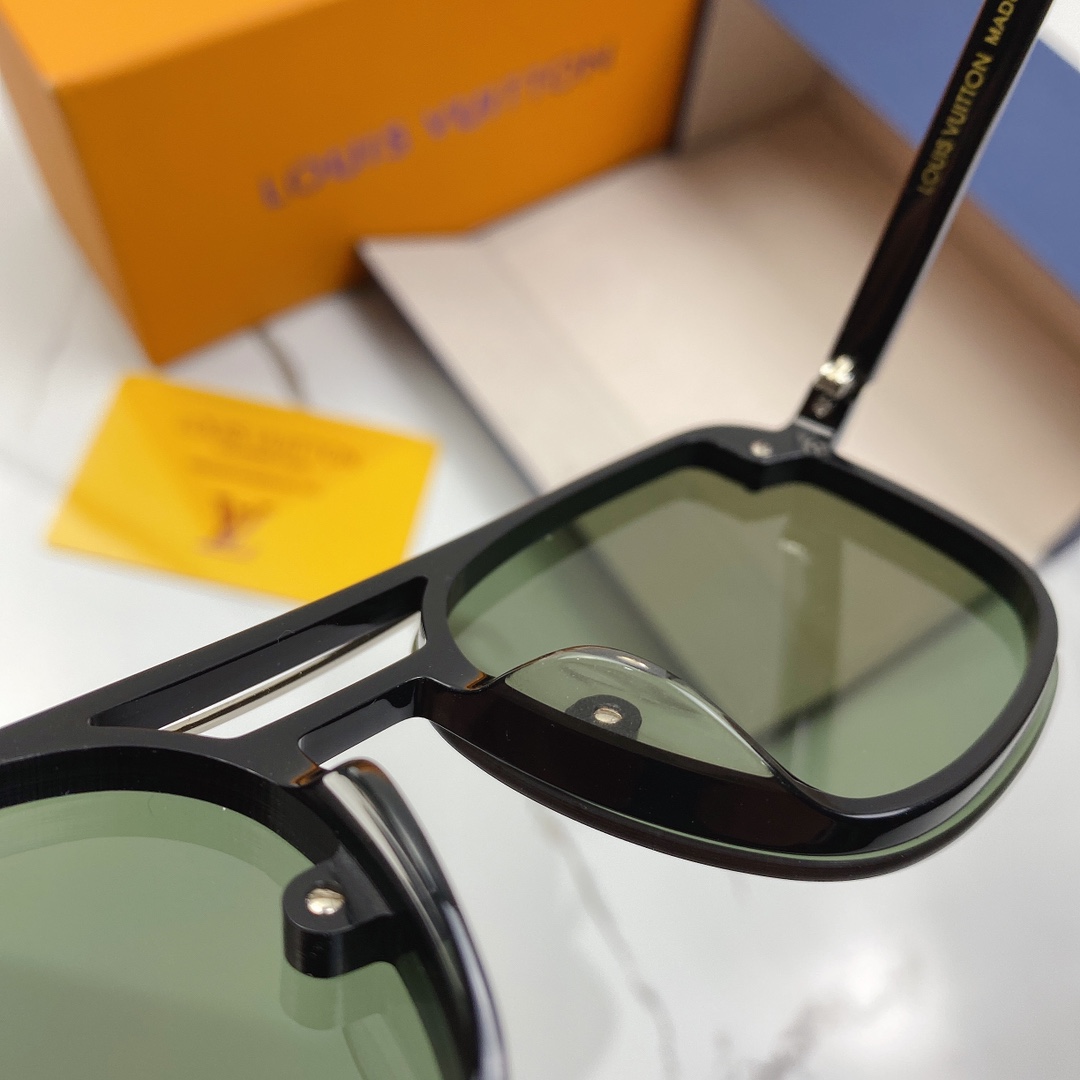 Gucci Square frame Sunglasses