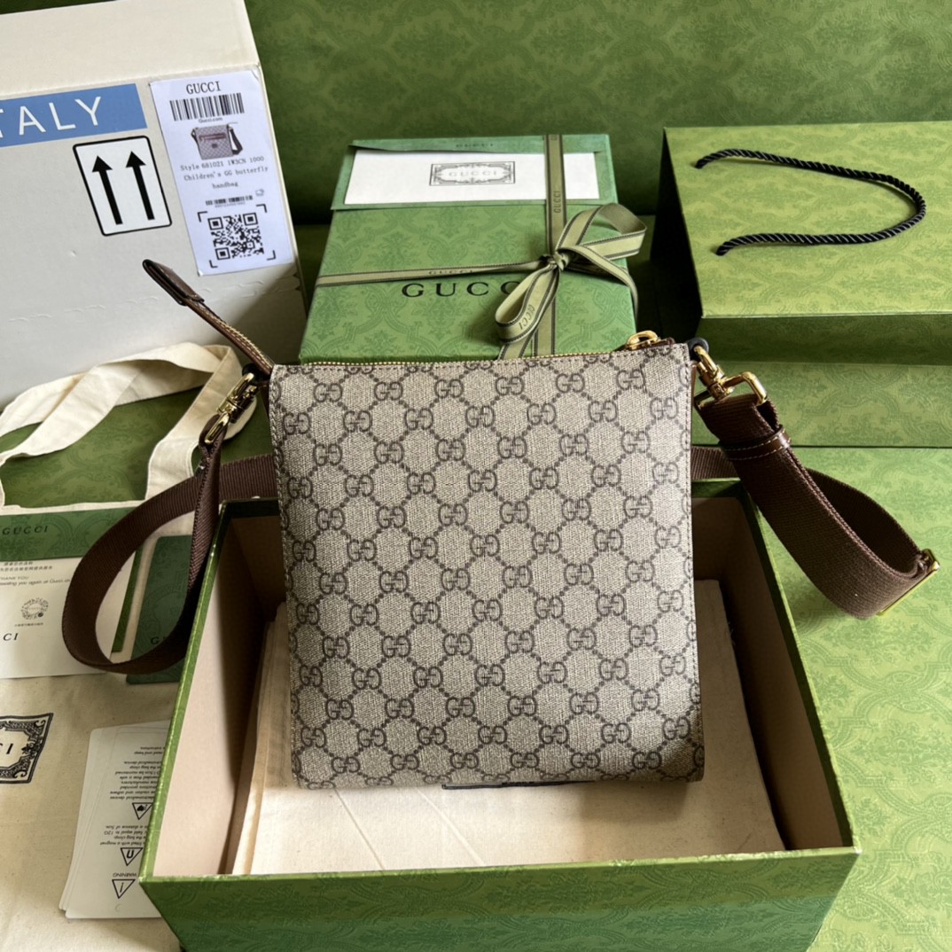 Gucci Supreme Messenger Bag Beige And Ebony GG Supreme Canvas For Women 9.3in/23.5cm GG 681021 92THG 8563