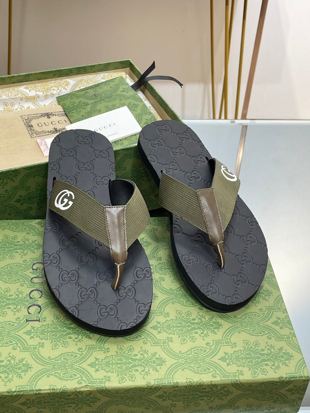 Gucci Thong Sandal Green For Men