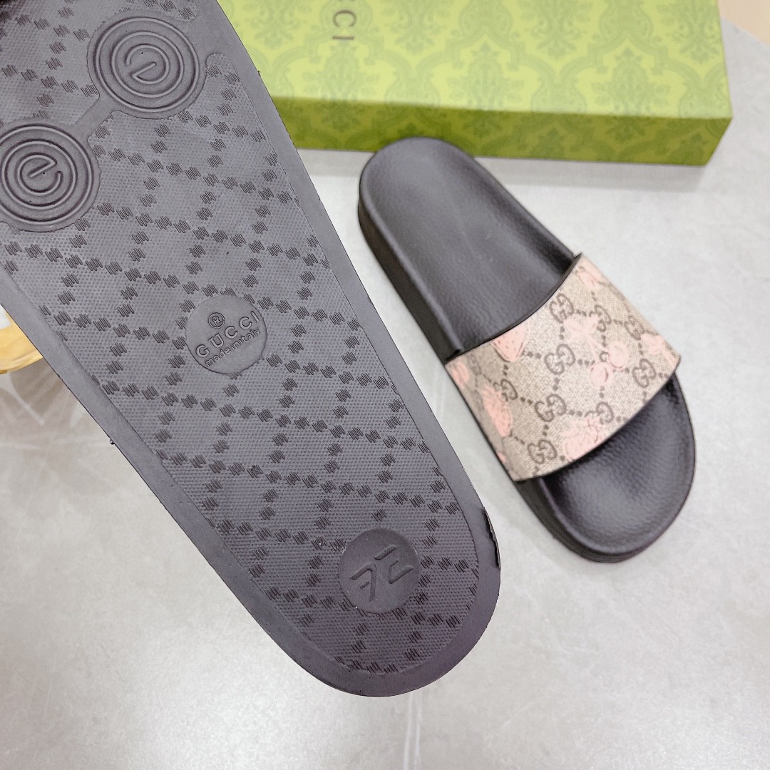 Gucci Women’s GG Slide Sandal With Strawberry And Cherry Black For Women 407345