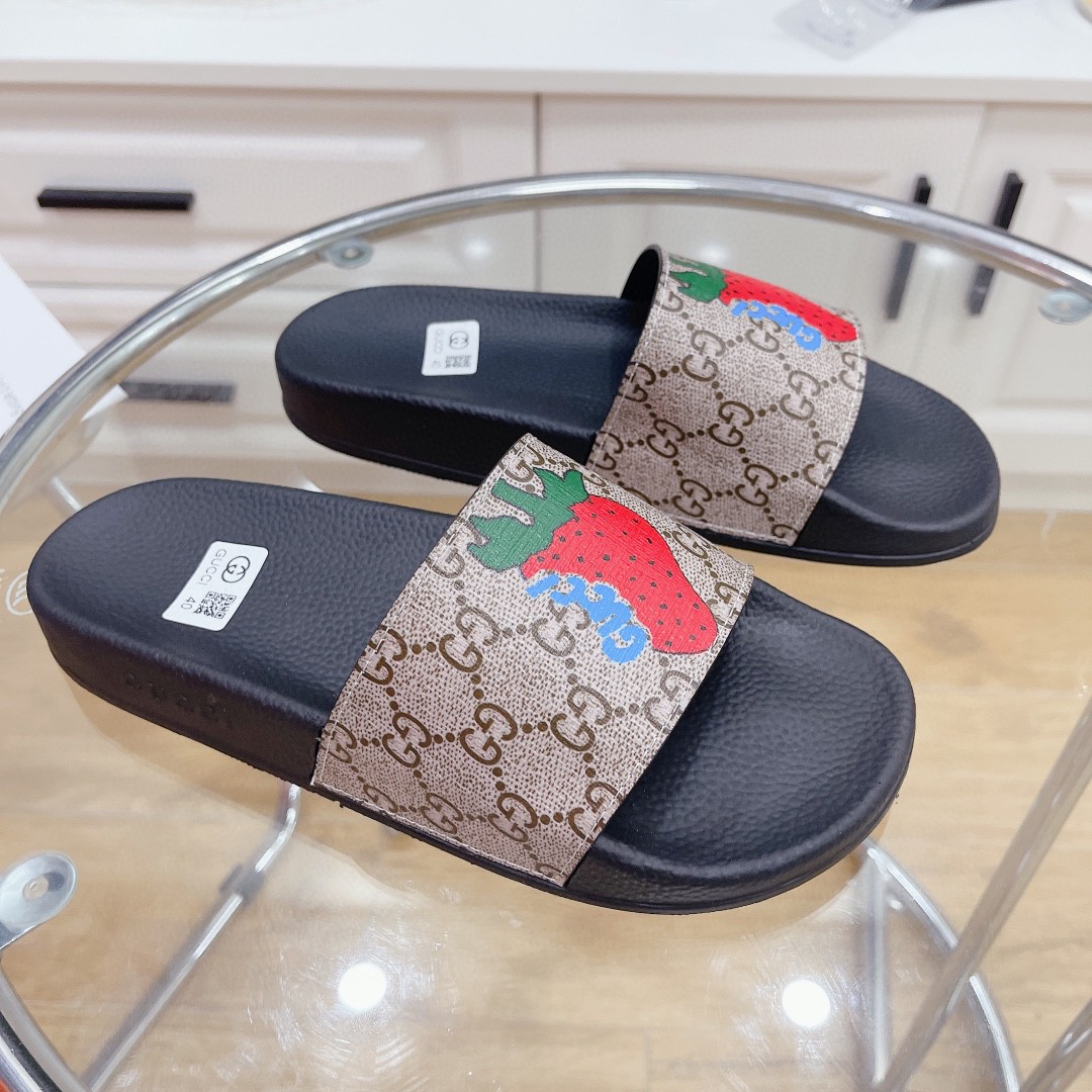 Gucci Women’s GG Supreme Slides With Gucci Strawberry Black And Gray For Women 408508 G2200