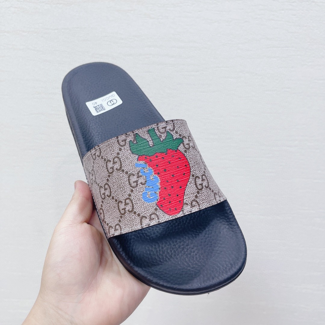 Gucci Women’s GG Supreme Slides With Gucci Strawberry Black And Gray For Women 408508 G2200