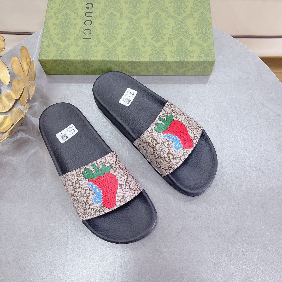 Gucci Women’s GG Supreme Slides With Gucci Strawberry Black And Gray For Women 408508 G2200