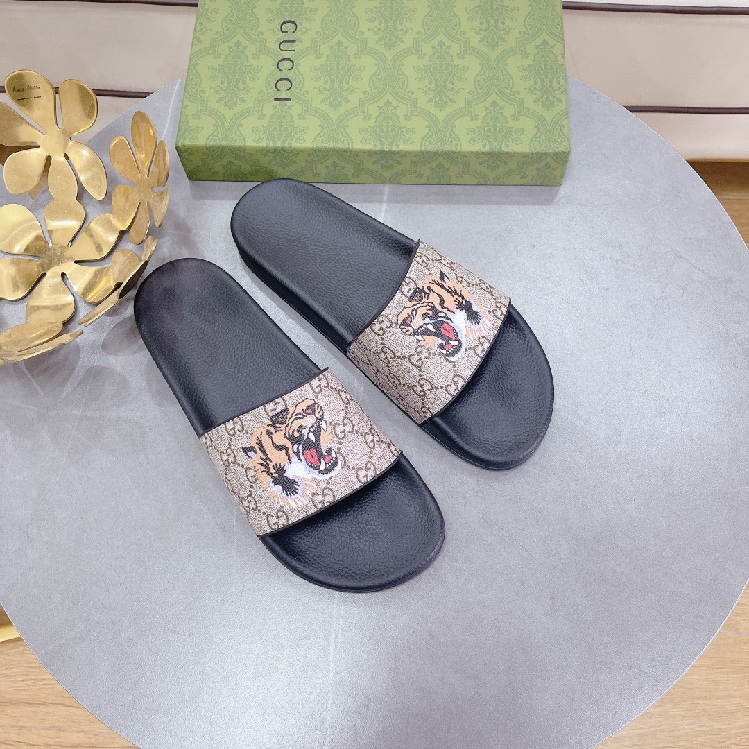 Gucci Women’s Gucci Supreme Slides With Tiger Black And Gray For Women 408508