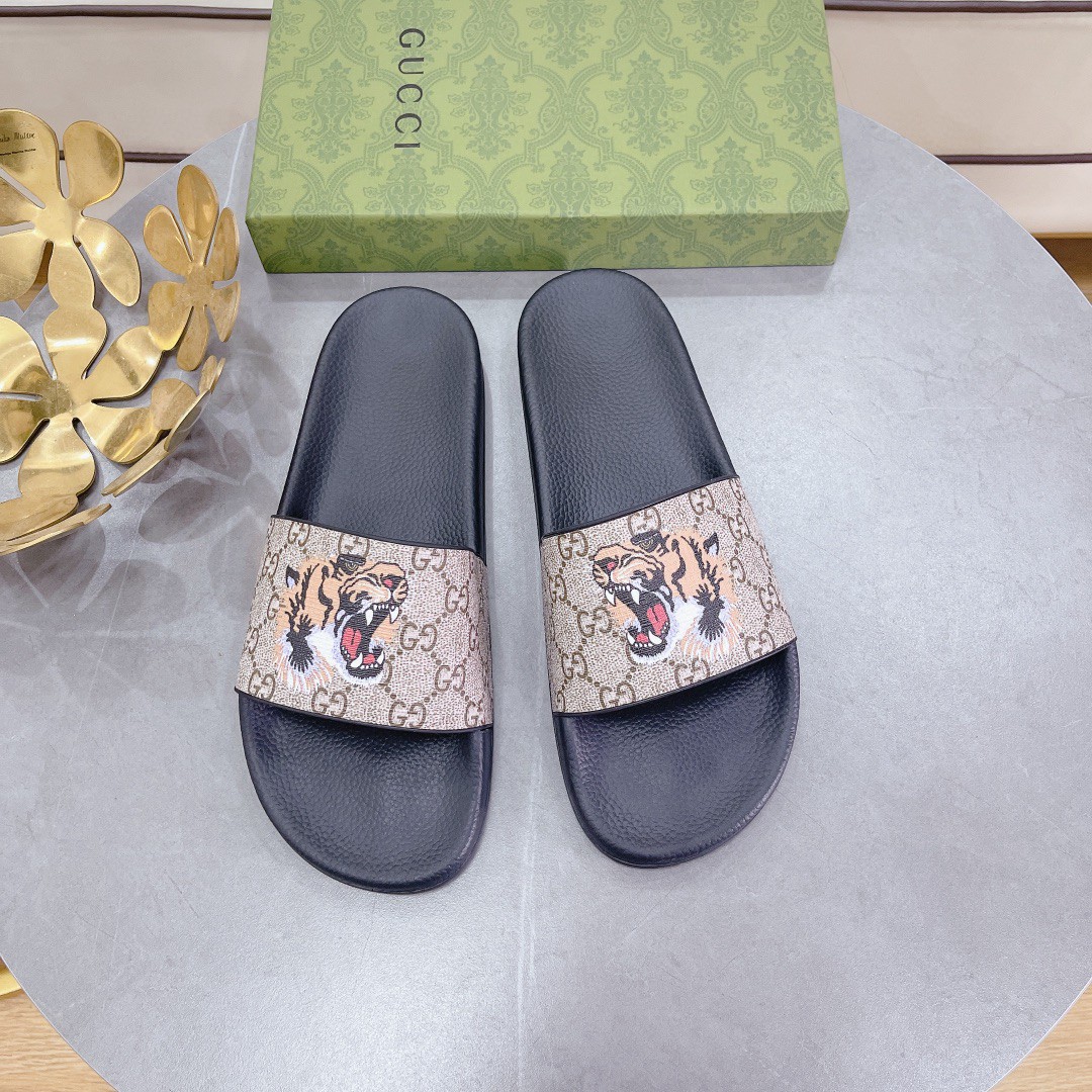 Gucci Women’s Gucci Supreme Slides With Tiger Black And Gray For Women 408508