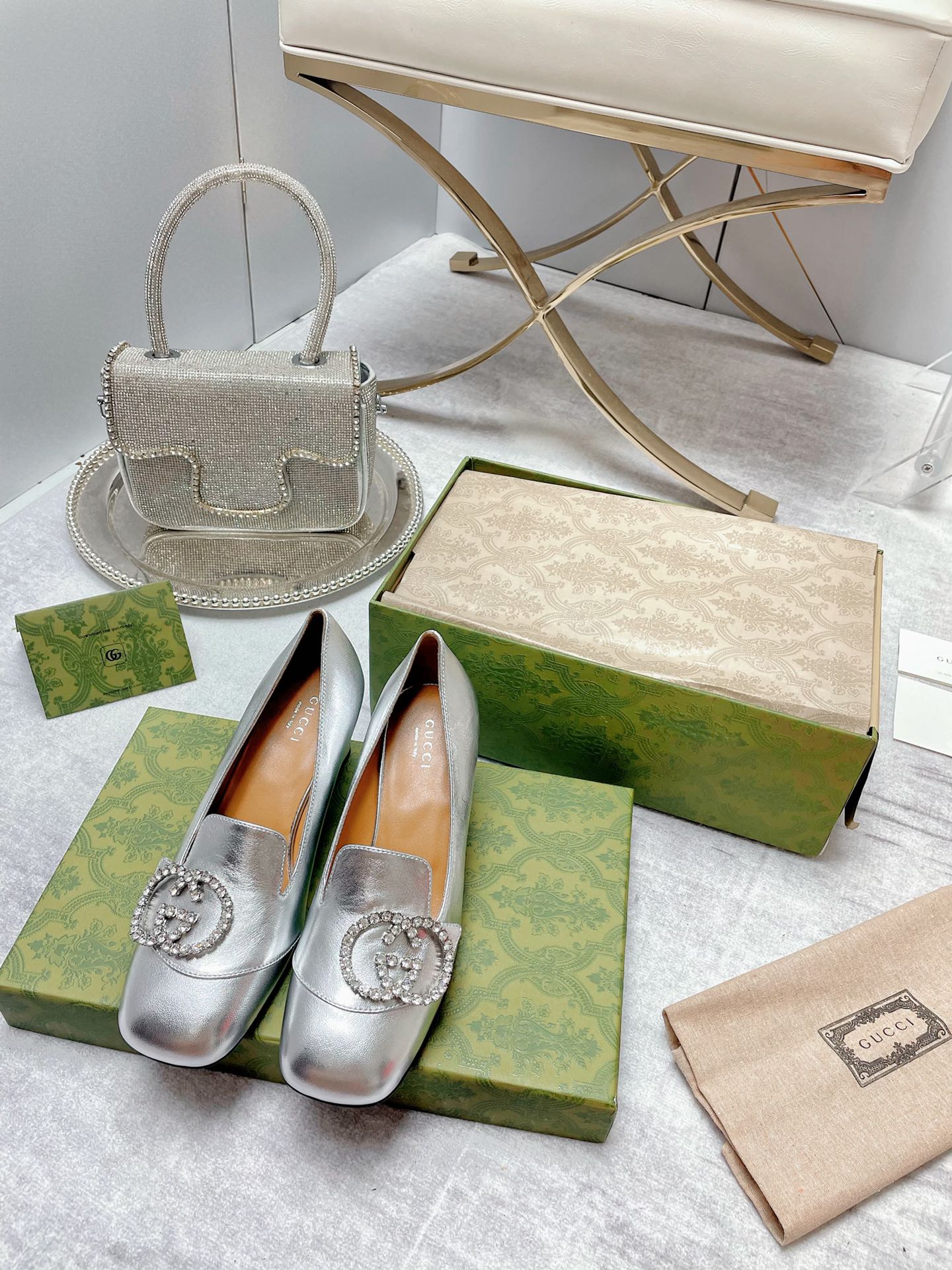 Gucci Women’s Mid-Heel Pump With GG Logo Silver For Women GG