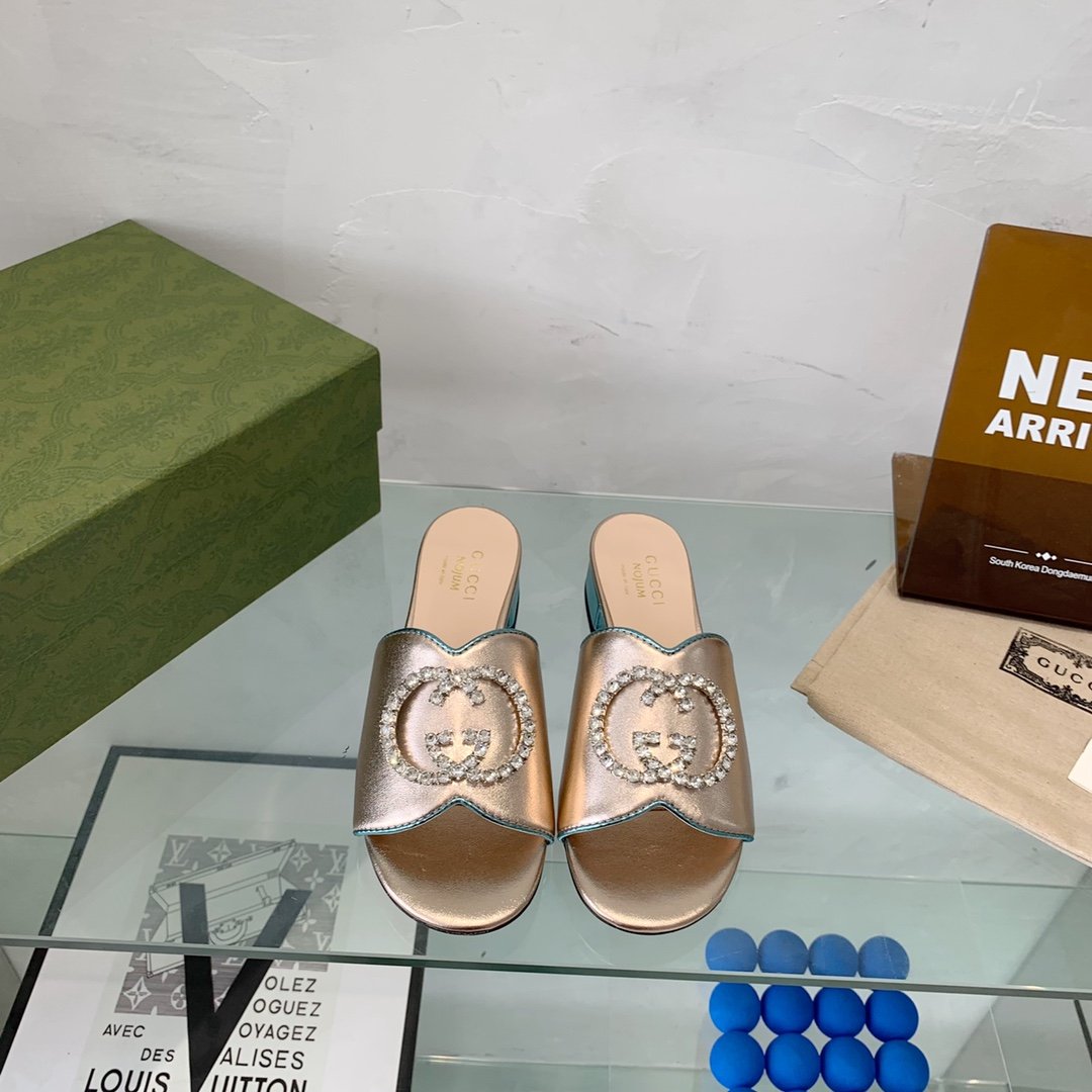 Gucci Women’s Nojum Sandal Gold For Women GG