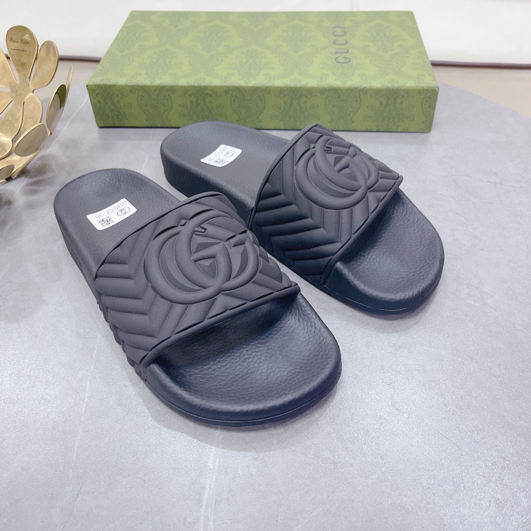 Gucci Women’s Quilted GG Rubber Slide Black For Women 601041 JD600 1000