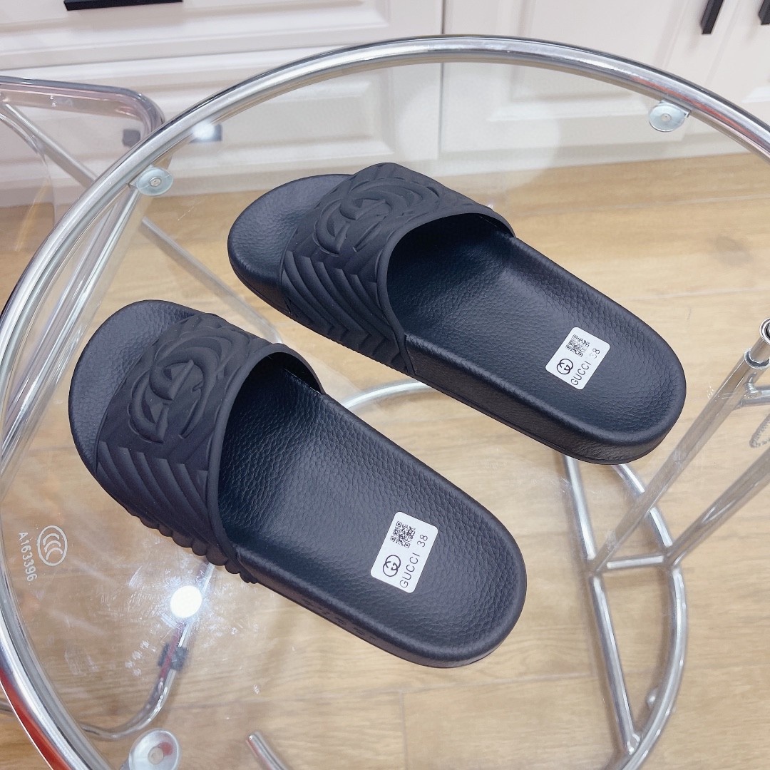 Gucci Women’s Quilted GG Rubber Slide Black For Women 601041 JD600 1000