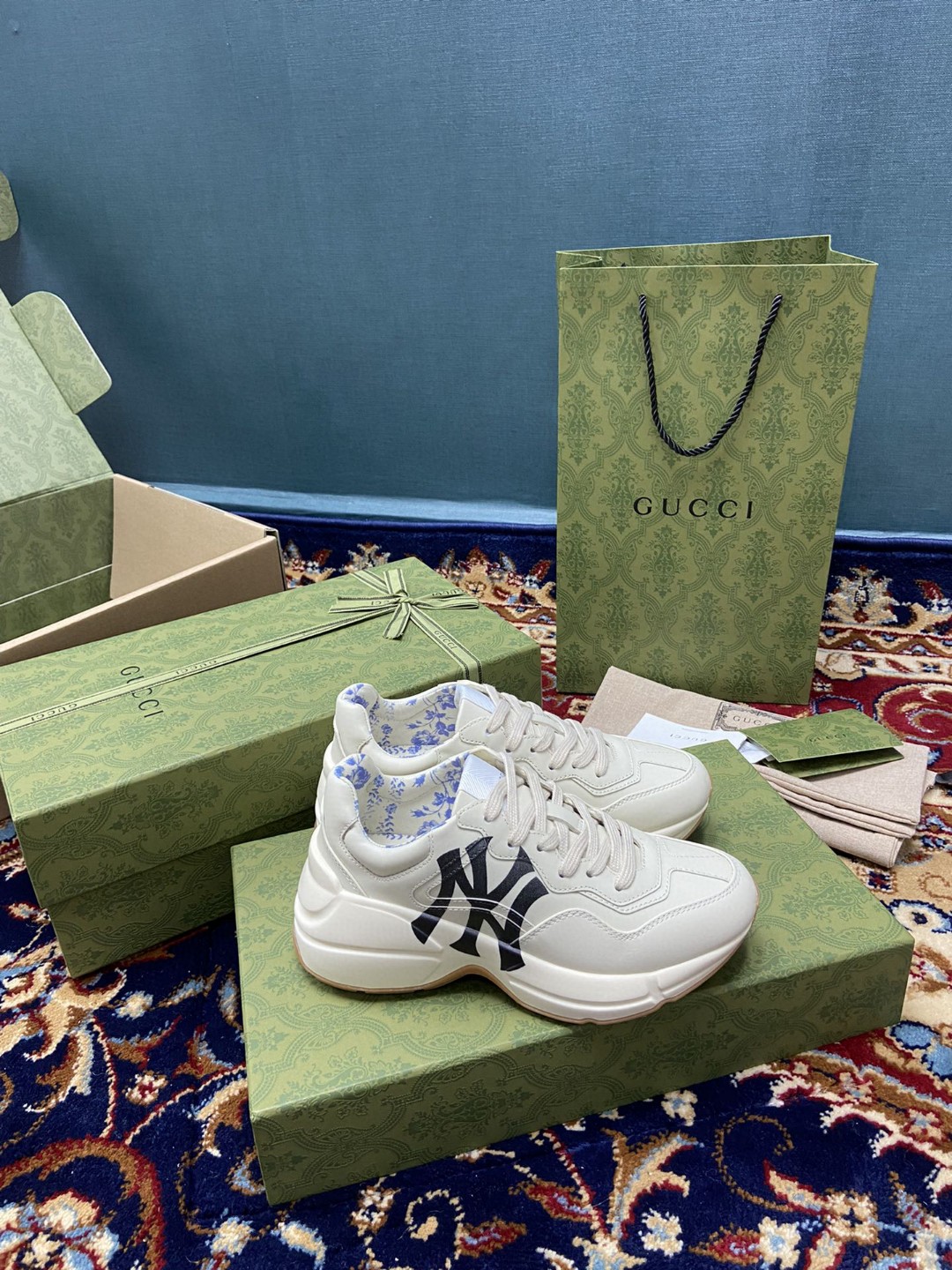 Gucci Women’s Rhyton Sneaker GG With NY Yankess White Ivory For Women 548638 DRW00 9022