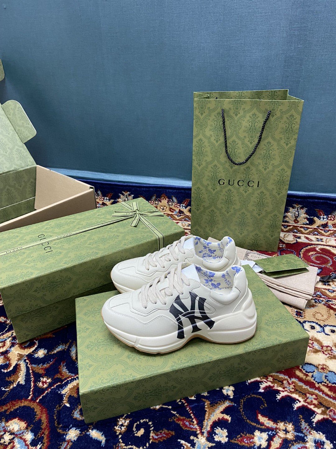 Gucci Women’s Rhyton Sneaker GG With NY Yankess White Ivory For Women 548638 DRW00 9022