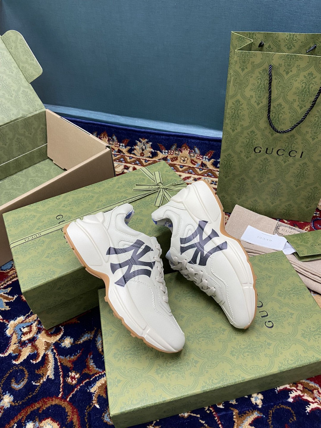 Gucci Women’s Rhyton Sneaker GG With NY Yankess White Ivory For Women 548638 DRW00 9022
