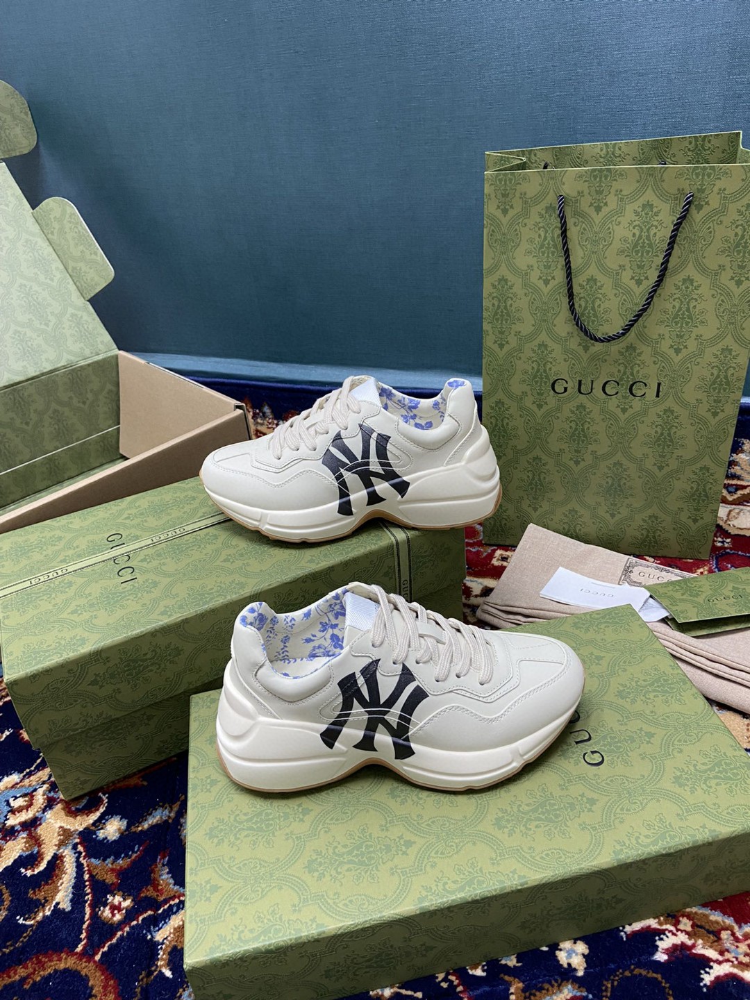 Gucci Women’s Rhyton Sneaker GG With NY Yankess White Ivory For Women 548638 DRW00 9022