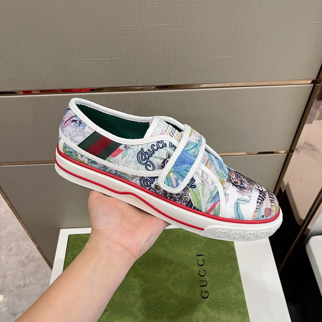 Gucci Women’s Tennis 1977 Sneaker With Tiger White Blue For Women 676092