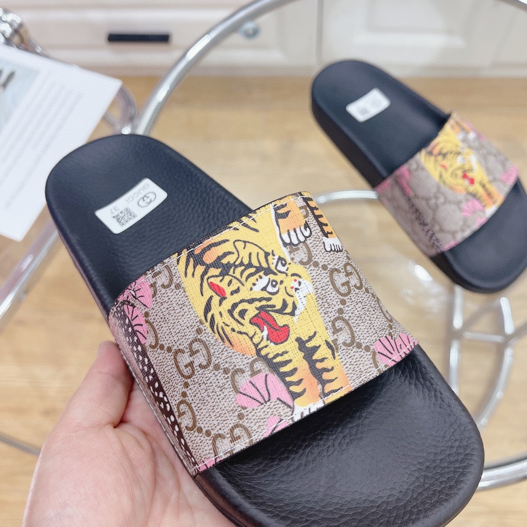 Gucci Women’s Tiger Print Slide Sandal Multicolor For Women 408508