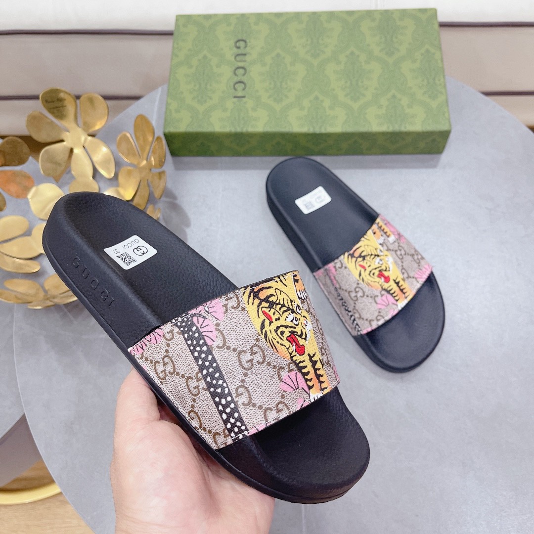 Gucci Women’s Tiger Print Slide Sandal Multicolor For Women 408508