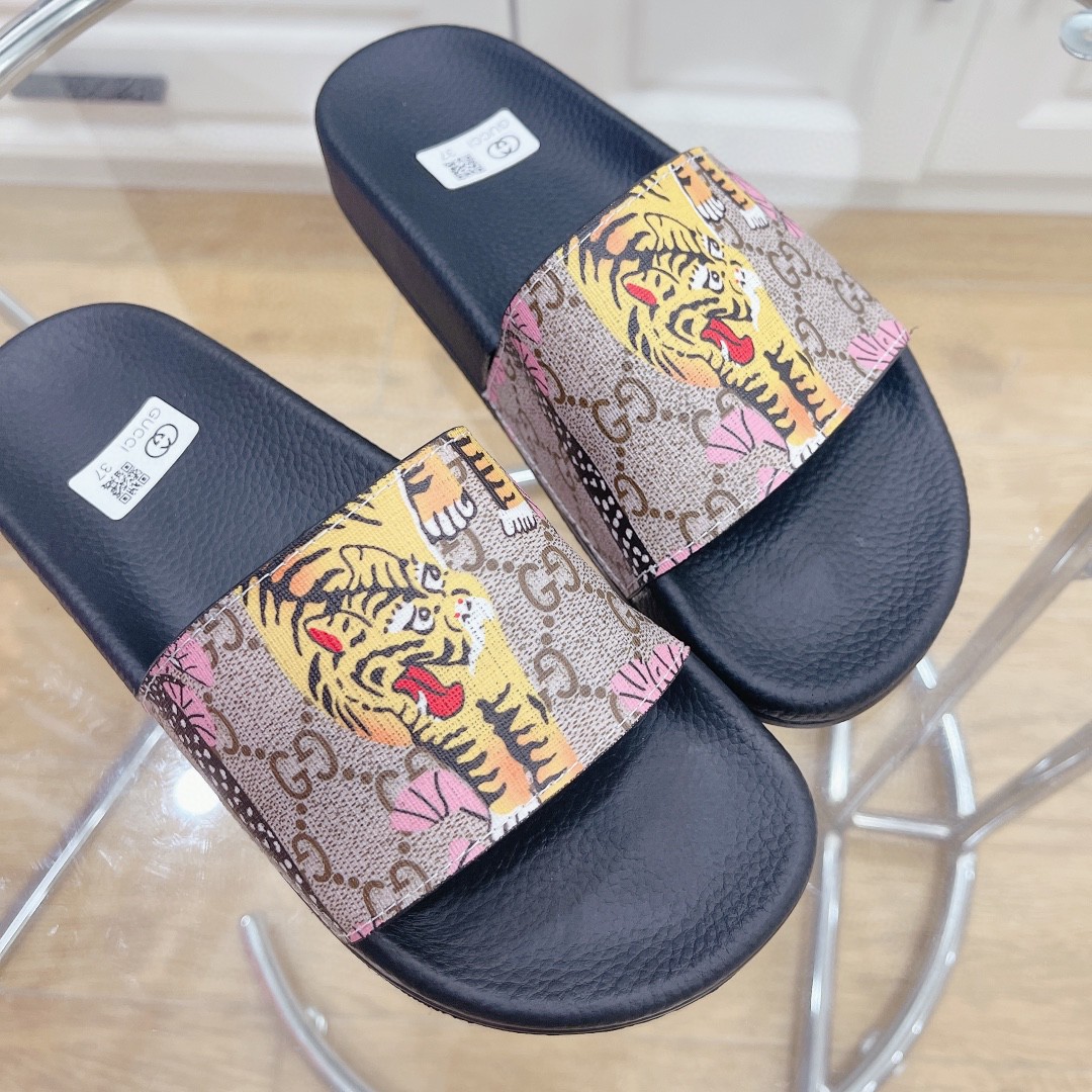 Gucci Women’s Tiger Print Slide Sandal Multicolor For Women 408508