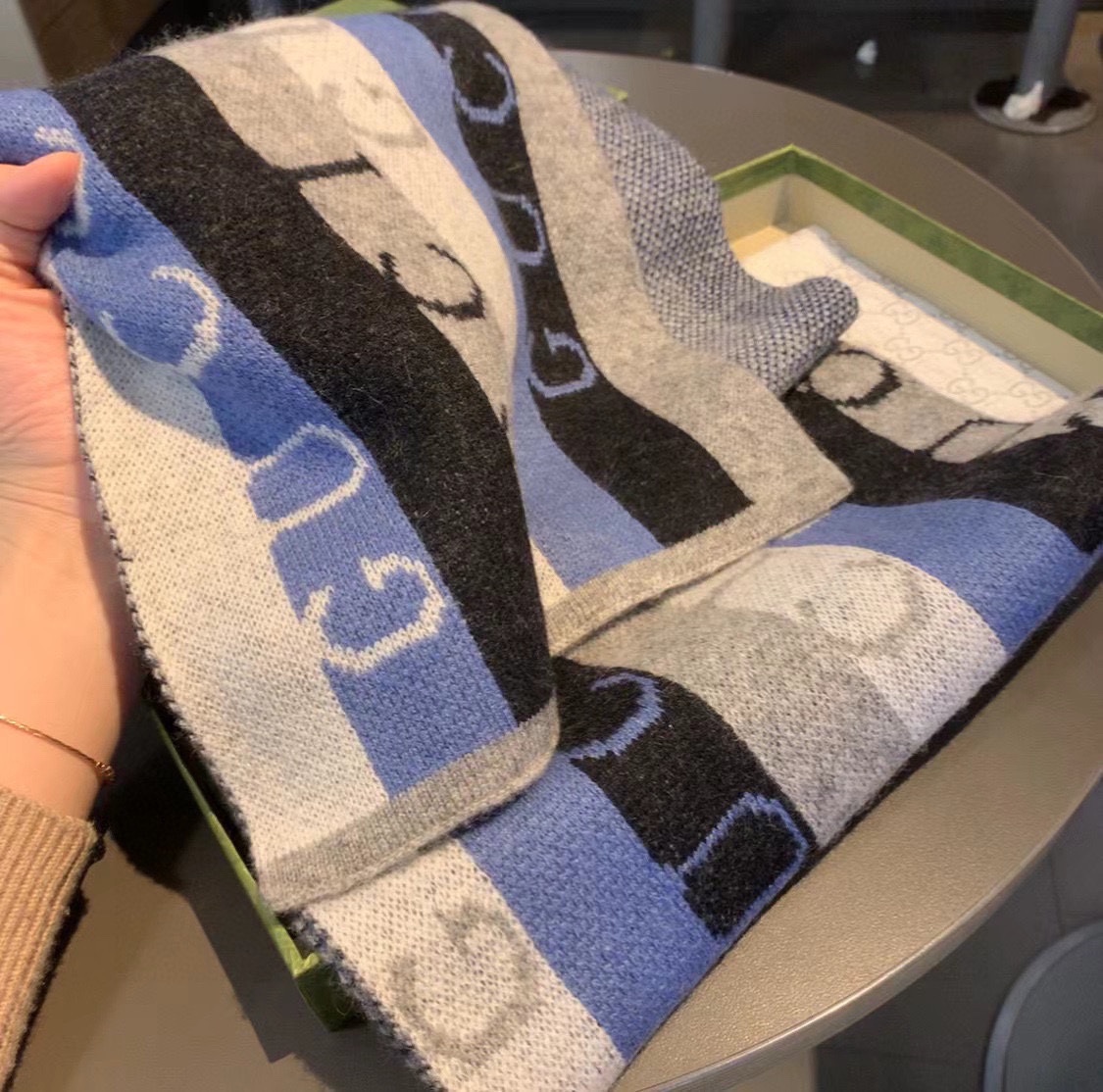 Gucci Wool Multicolor Line in Grey and Blue Scarf 150cm/71in