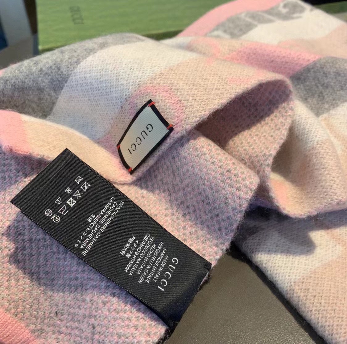 Gucci Wool Multicolor Line in Grey and Pink Scarf 150cm/71in