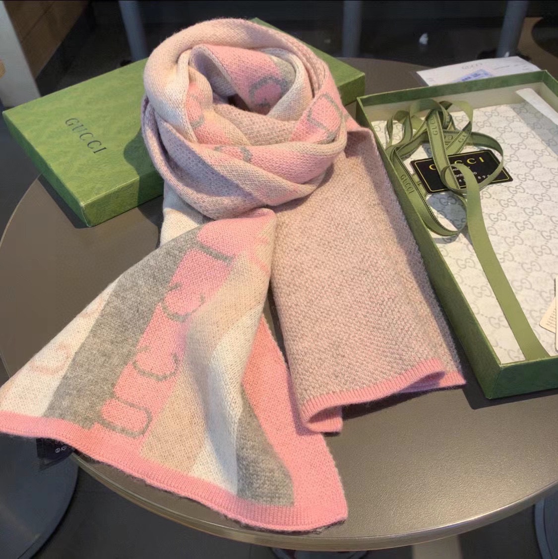 Gucci Wool Multicolor Line in Grey and Pink Scarf 150cm/71in