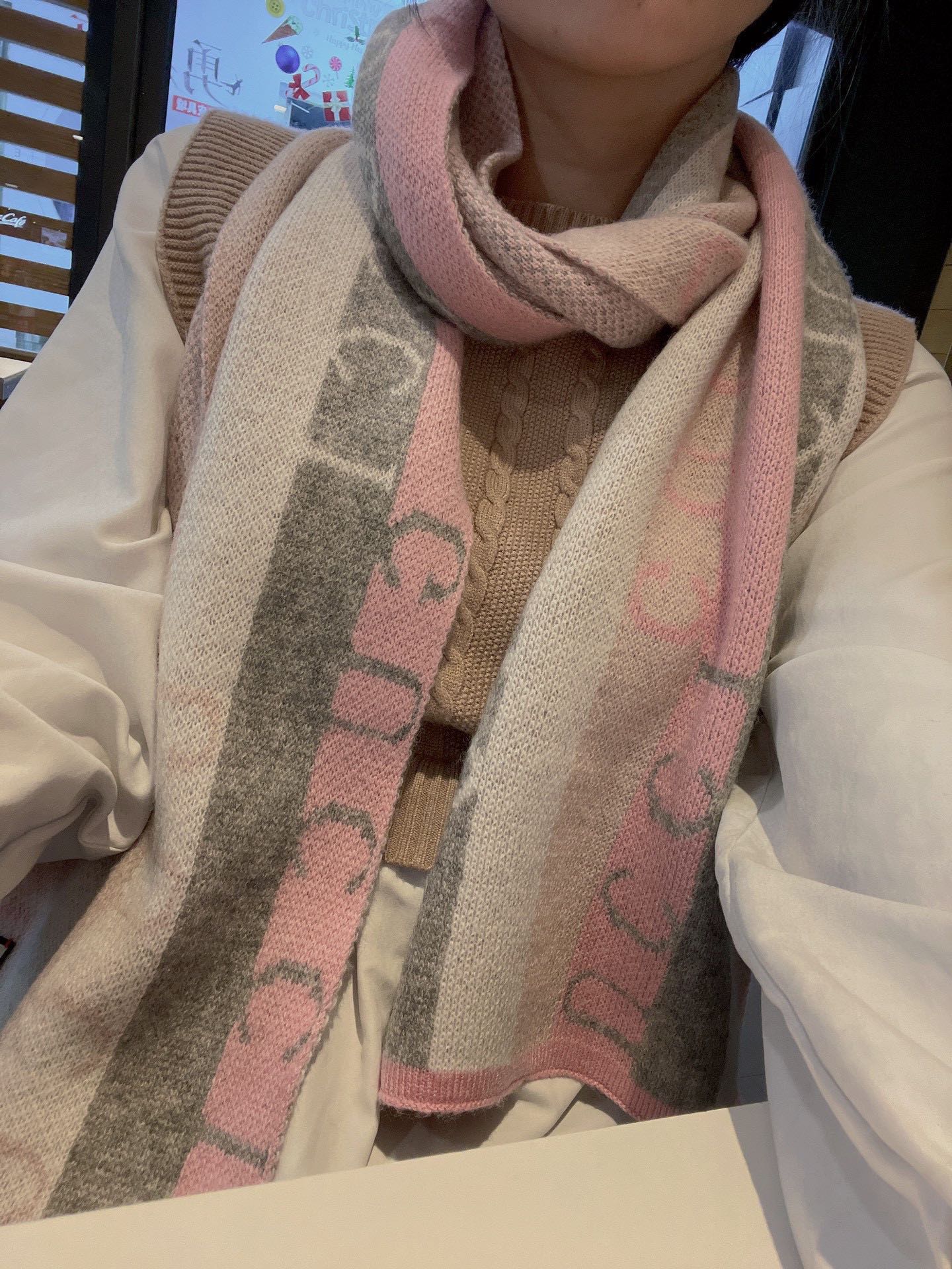 Gucci Wool Multicolor Line in Grey and Pink Scarf 150cm/71in
