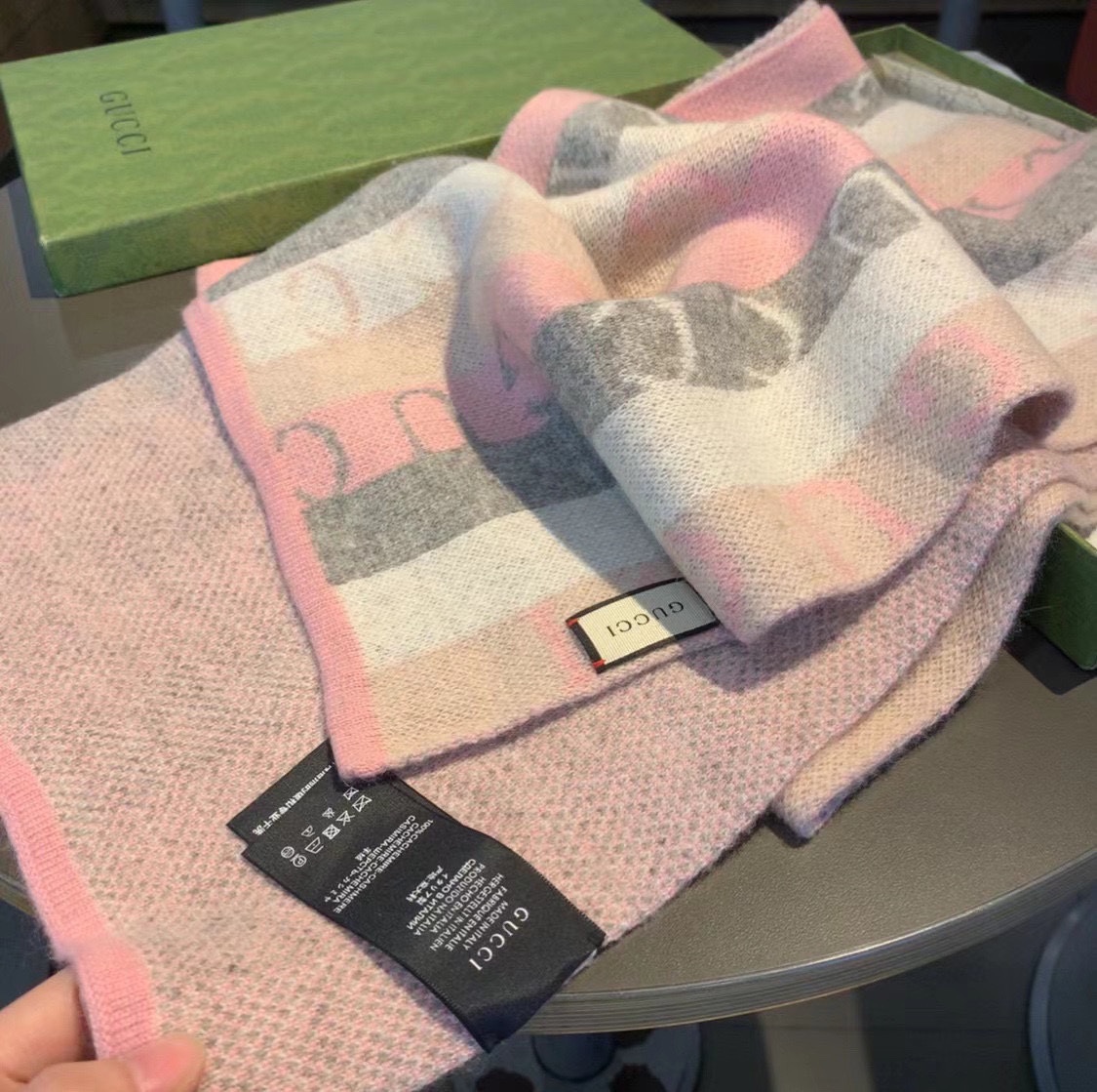 Gucci Wool Multicolor Line in Grey and Pink Scarf 150cm/71in
