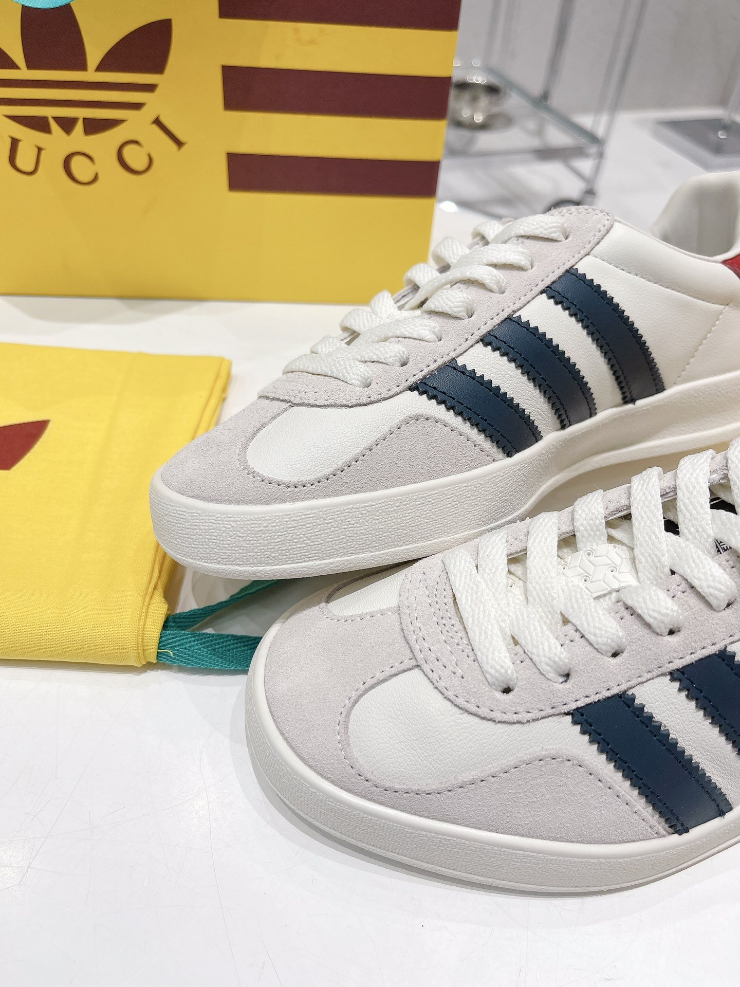 Gucci x Adidas women’s Gazelle Sneaker White For Women GG 707861 UTT10 9060
