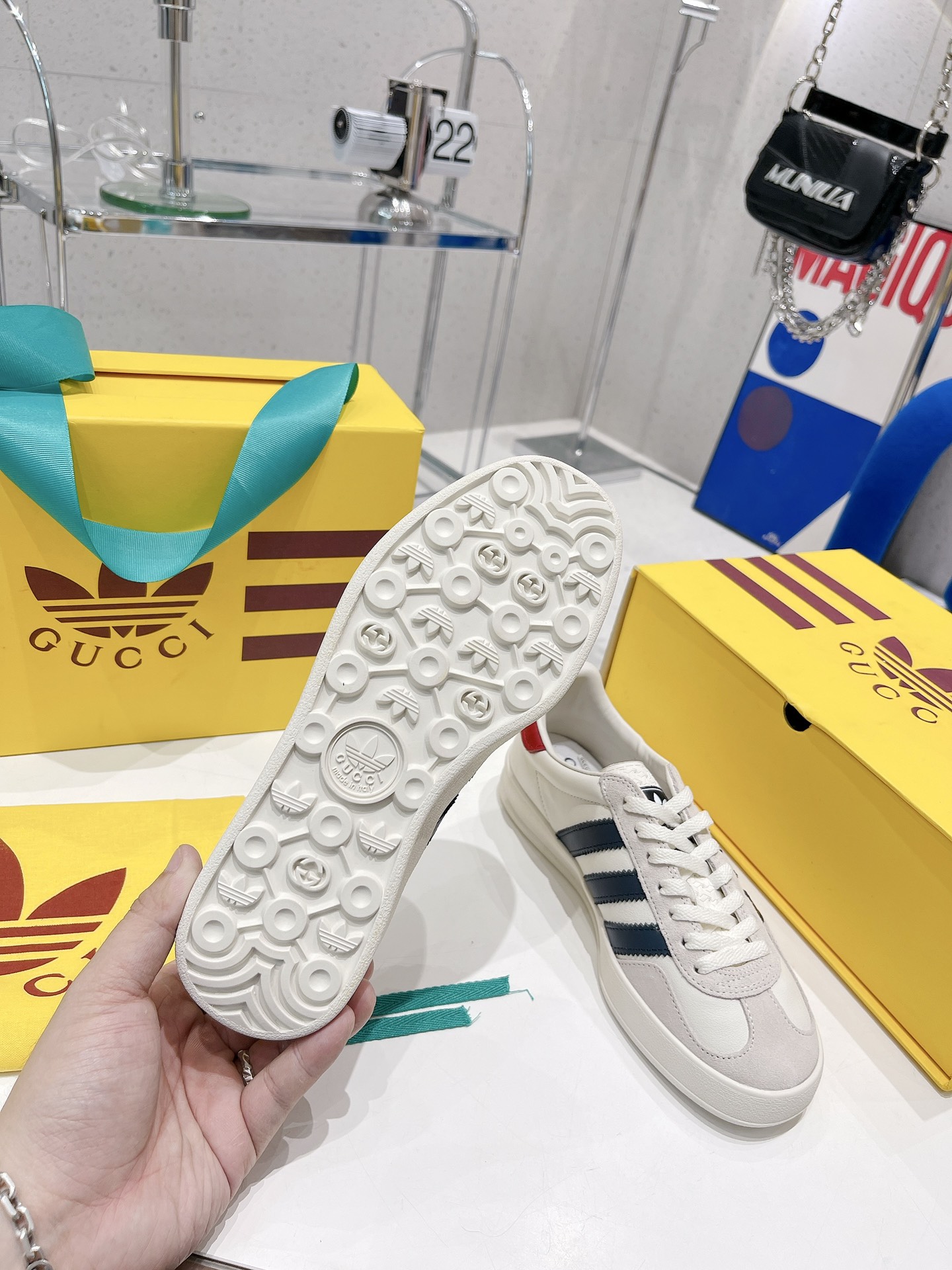 Gucci x Adidas women’s Gazelle Sneaker White For Women GG 707861 UTT10 9060