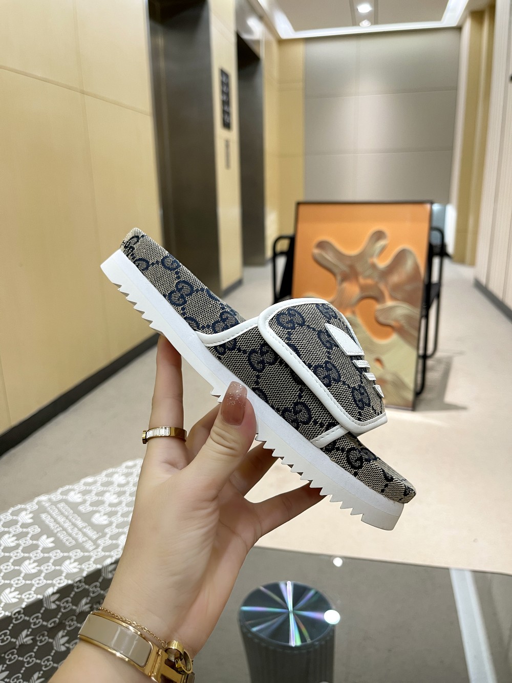 Gucci x Adidas Women’s GG Platform Sandal Grey For Women GG