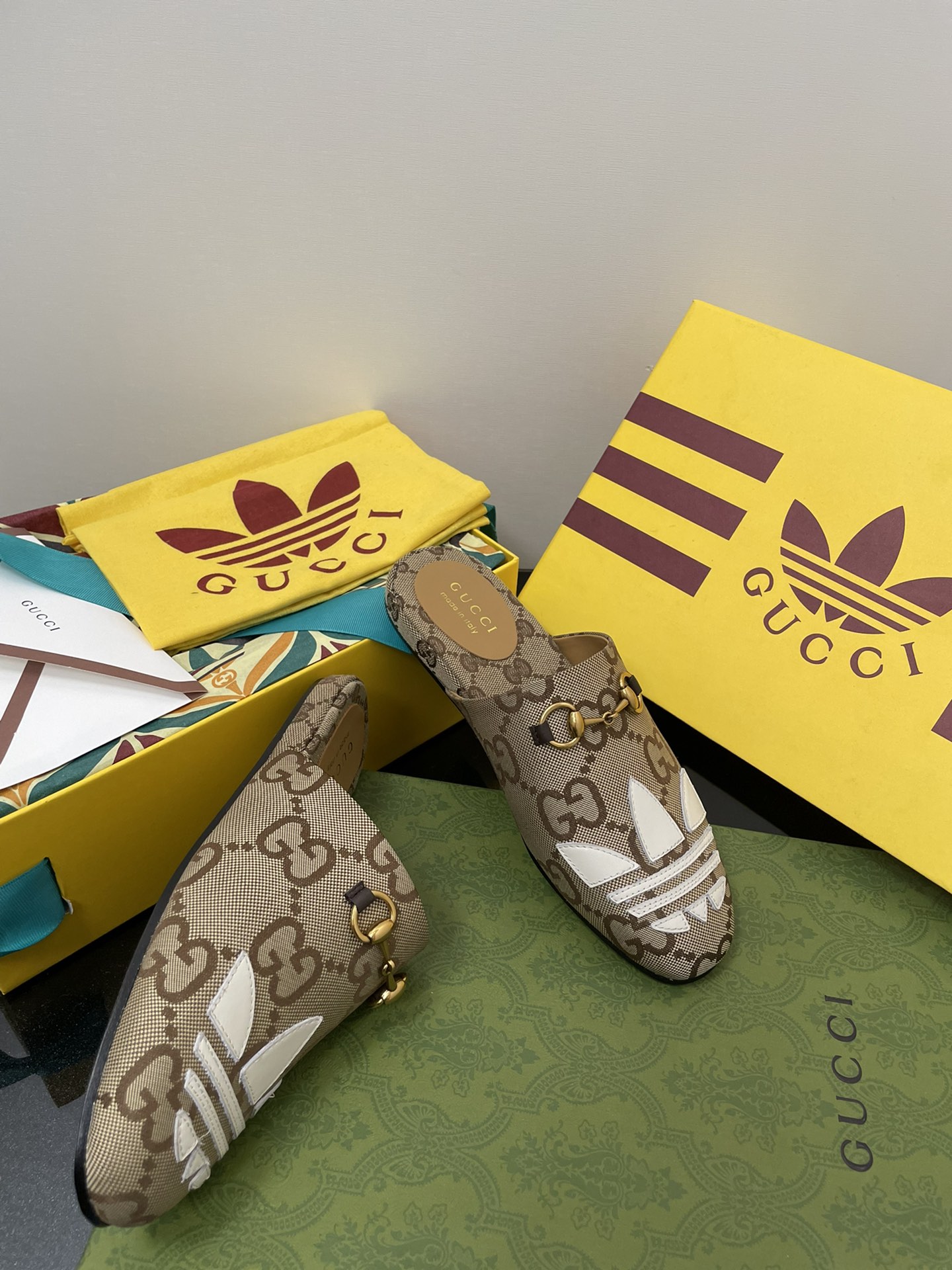 Gucci x Adidas Women’s GG Trefoil Slipper Beige For Women GG