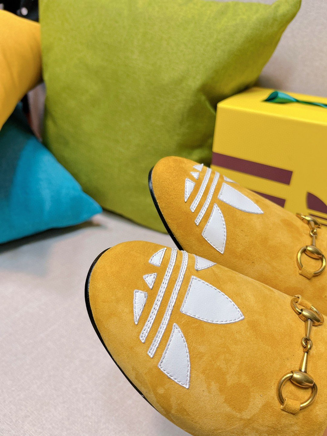 Gucci x Adidas Women’s GG Trefoil Slipper Yellow For Women GG 702211 DE8X0 7660
