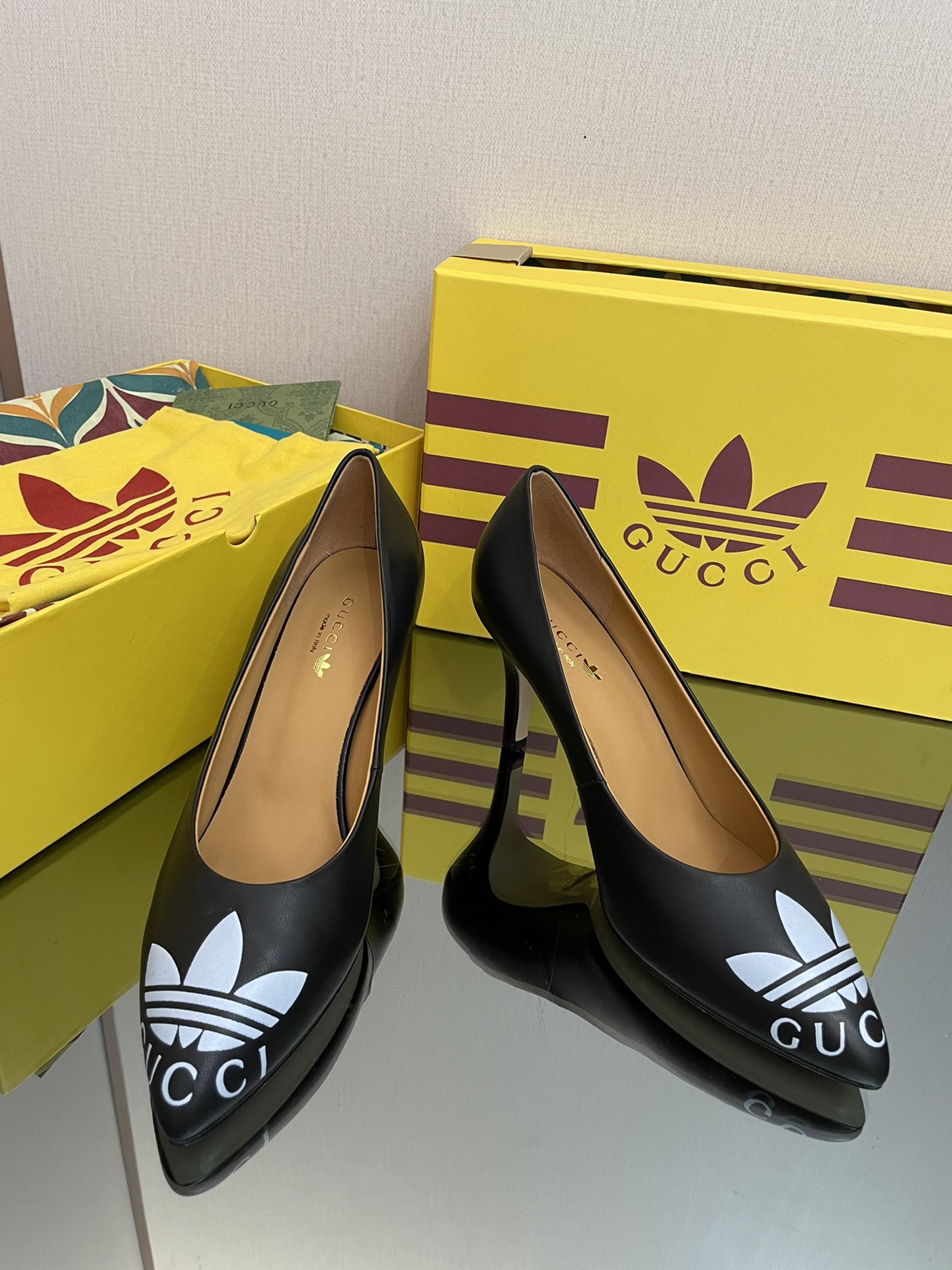 Gucci x Adidas Women’s Trefoil Pump Black For Women GG