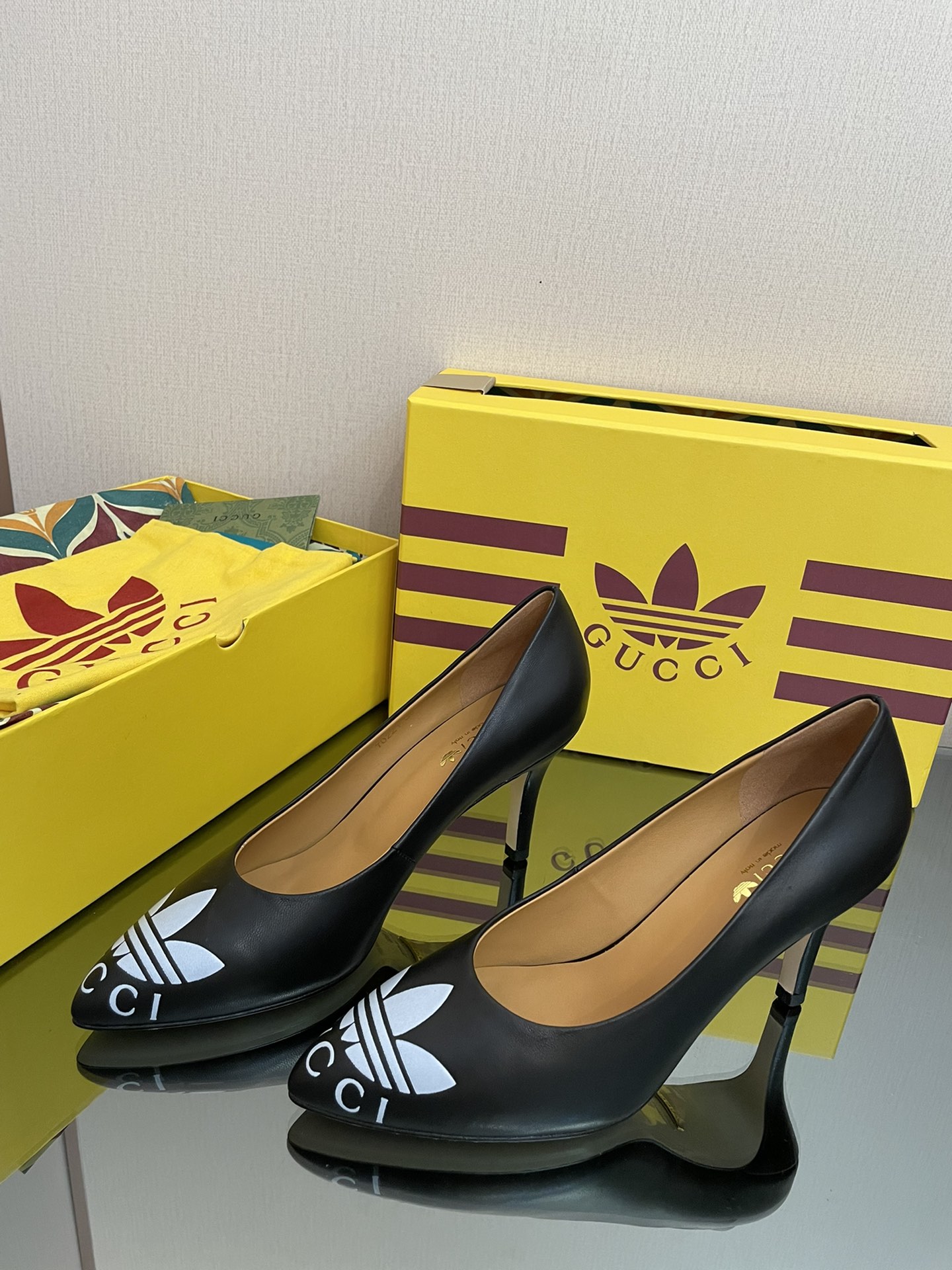 Gucci x Adidas Women’s Trefoil Pump Black For Women GG