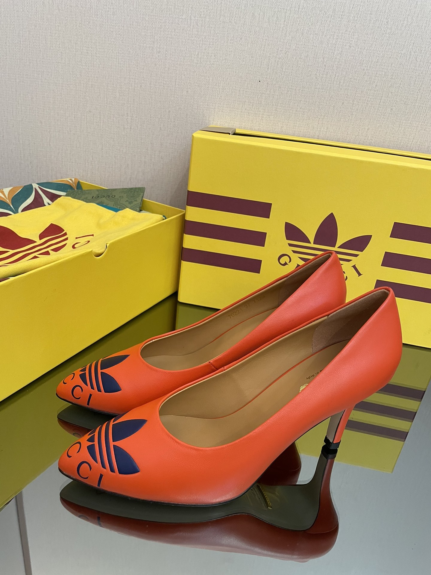 Gucci x Adidas Women’s Trefoil Pump Orange For Women GG 702213 C9D00 7519