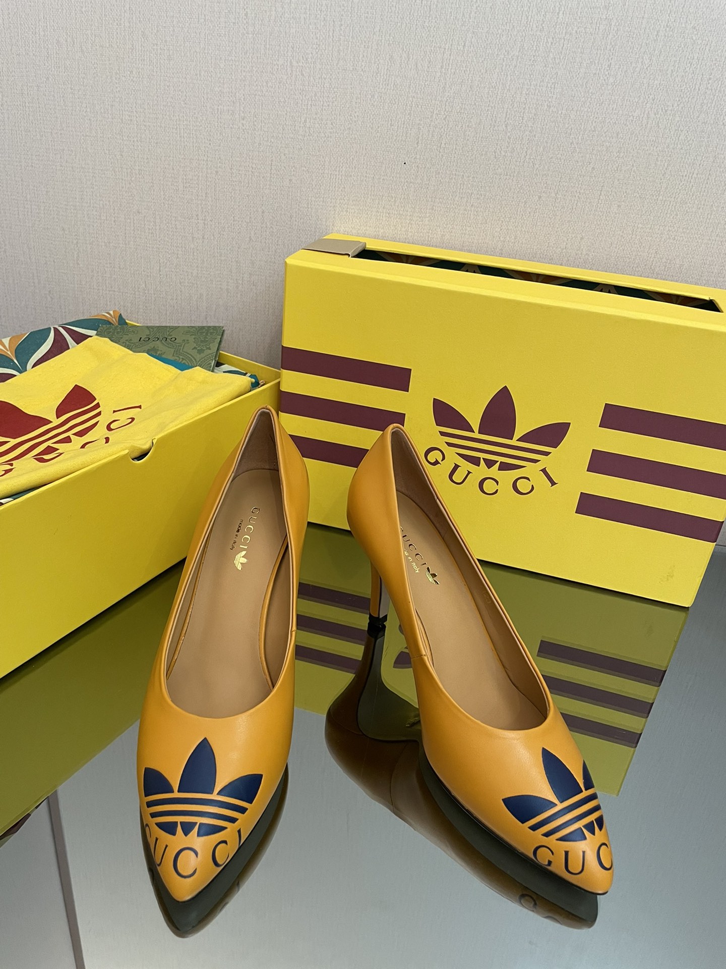 Gucci x Adidas Women’s Trefoil Pump Orange For Women GG
