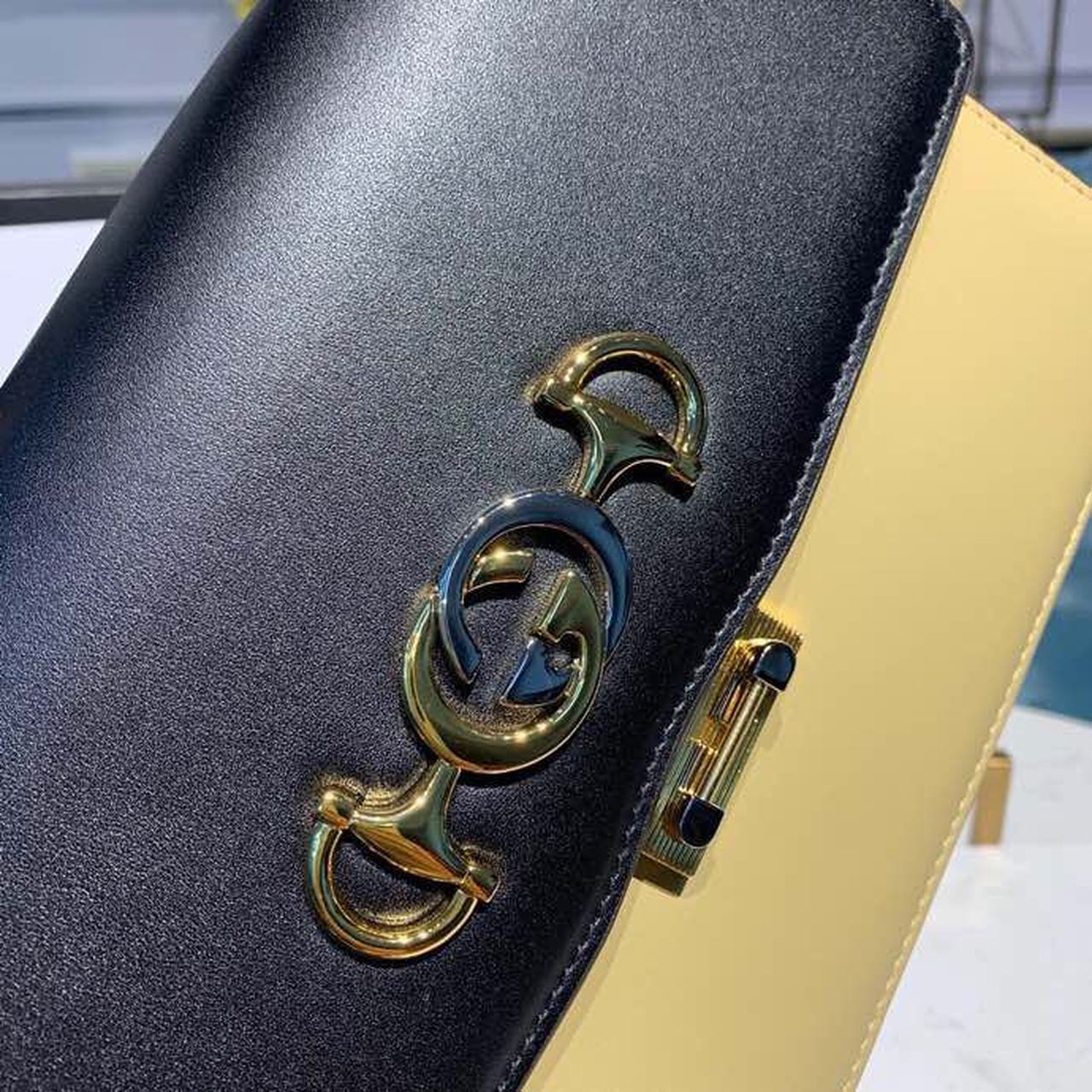 Gucci Zumi Grained Small Shoulder Bag Black And Beige Smooth For Women 9in/24cm GG 576388