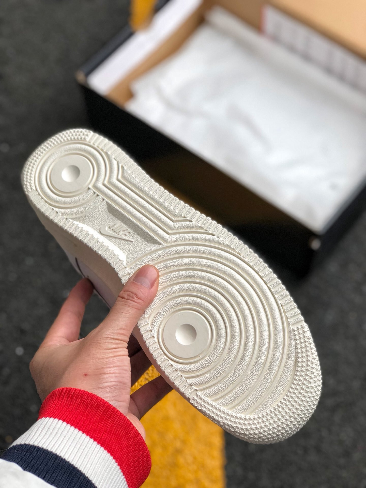 Kith x Nike Air Force 1 Low White/University Red-Metallic Gold For Sale