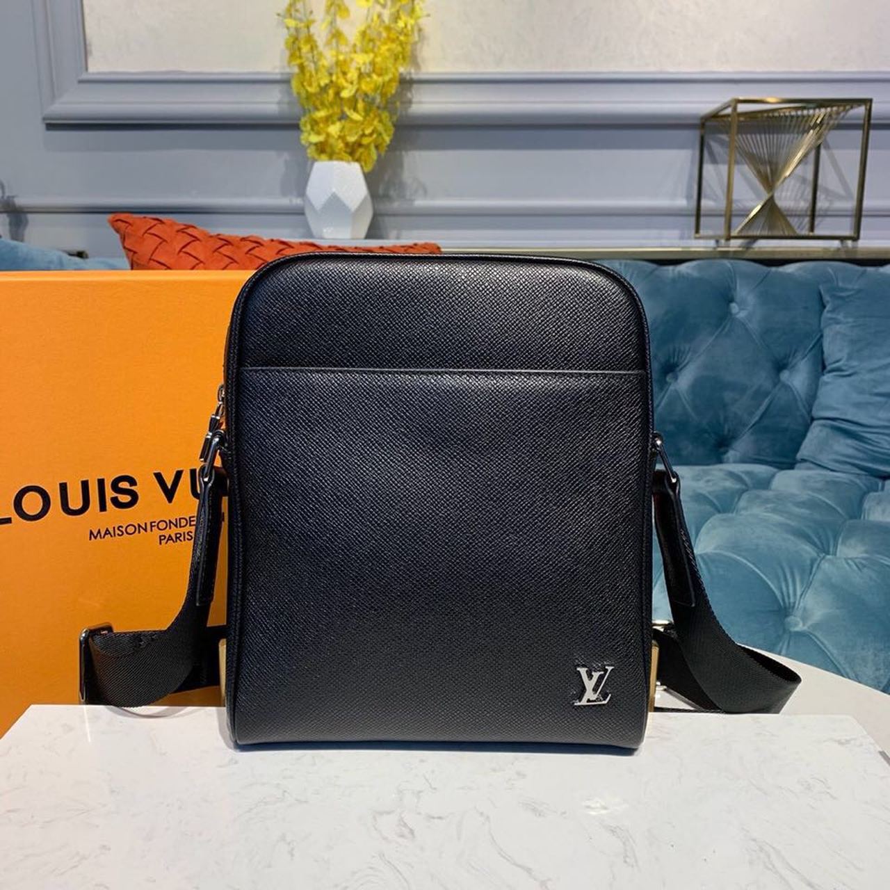 Louis Vuitton Alex Messenger BB Taiga Black For Men, Men’s Bags, Shoulder And Crossbody Bags 9.8in/25cm