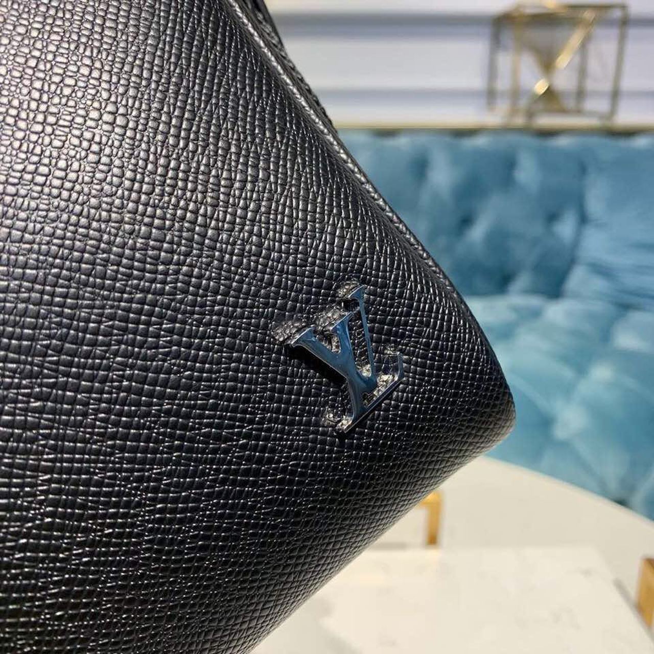 Louis Vuitton Alex Messenger BB Taiga Black For Men, Men’s Bags, Shoulder And Crossbody Bags 9.8in/25cm