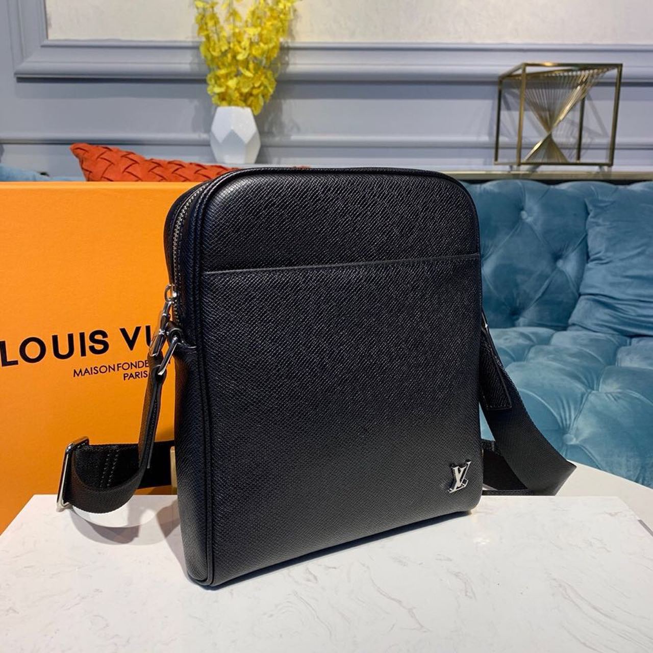 Louis Vuitton Alex Messenger BB Taiga Black For Men, Men’s Bags, Shoulder And Crossbody Bags 9.8in/25cm