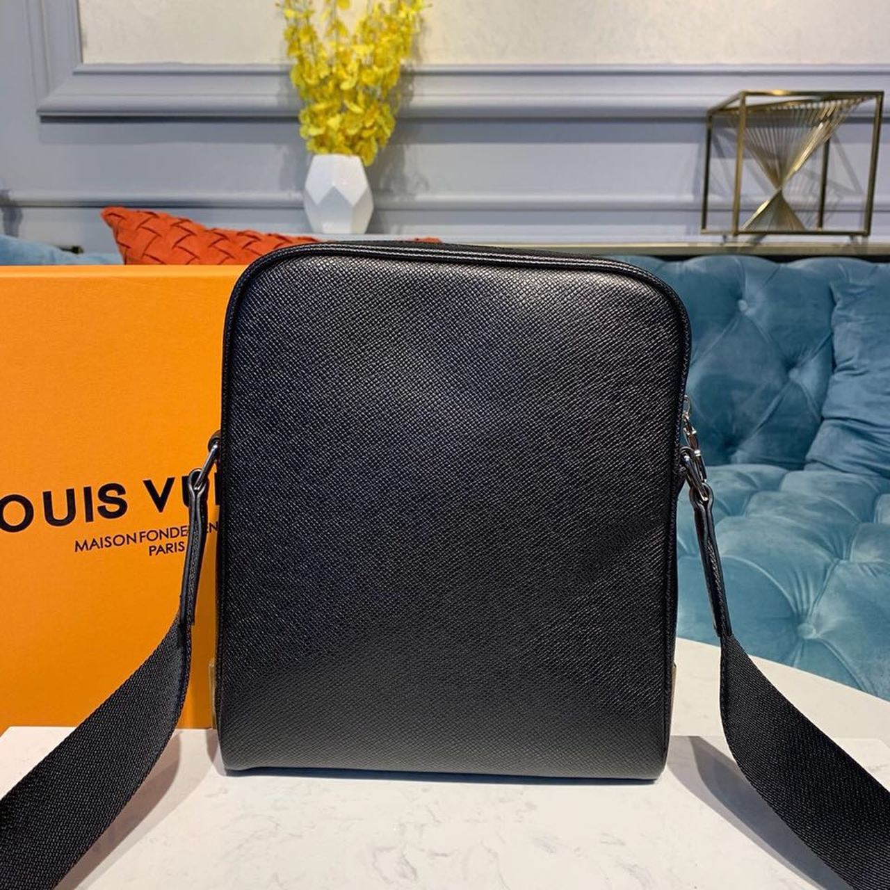 Louis Vuitton Alex Messenger BB Taiga Black For Men, Men’s Bags, Shoulder And Crossbody Bags 9.8in/25cm